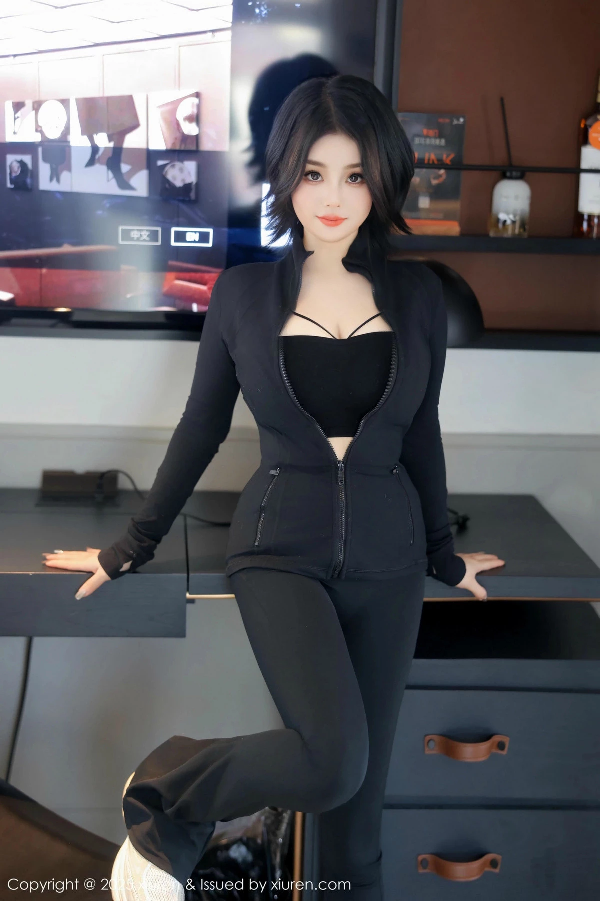 [[XiuRen秀人网]秀人网]No.9694_新人模特Monica性感简约黑色服饰露黑色内衣秀曼妙身姿诱惑写真79P