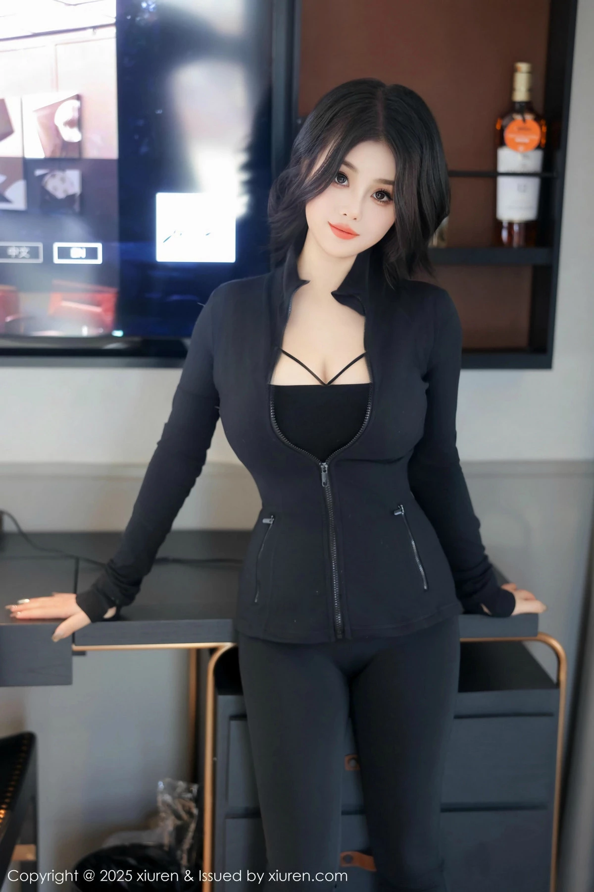 [[XiuRen秀人网]秀人网]No.9694_新人模特Monica性感简约黑色服饰露黑色内衣秀曼妙身姿诱惑写真79P