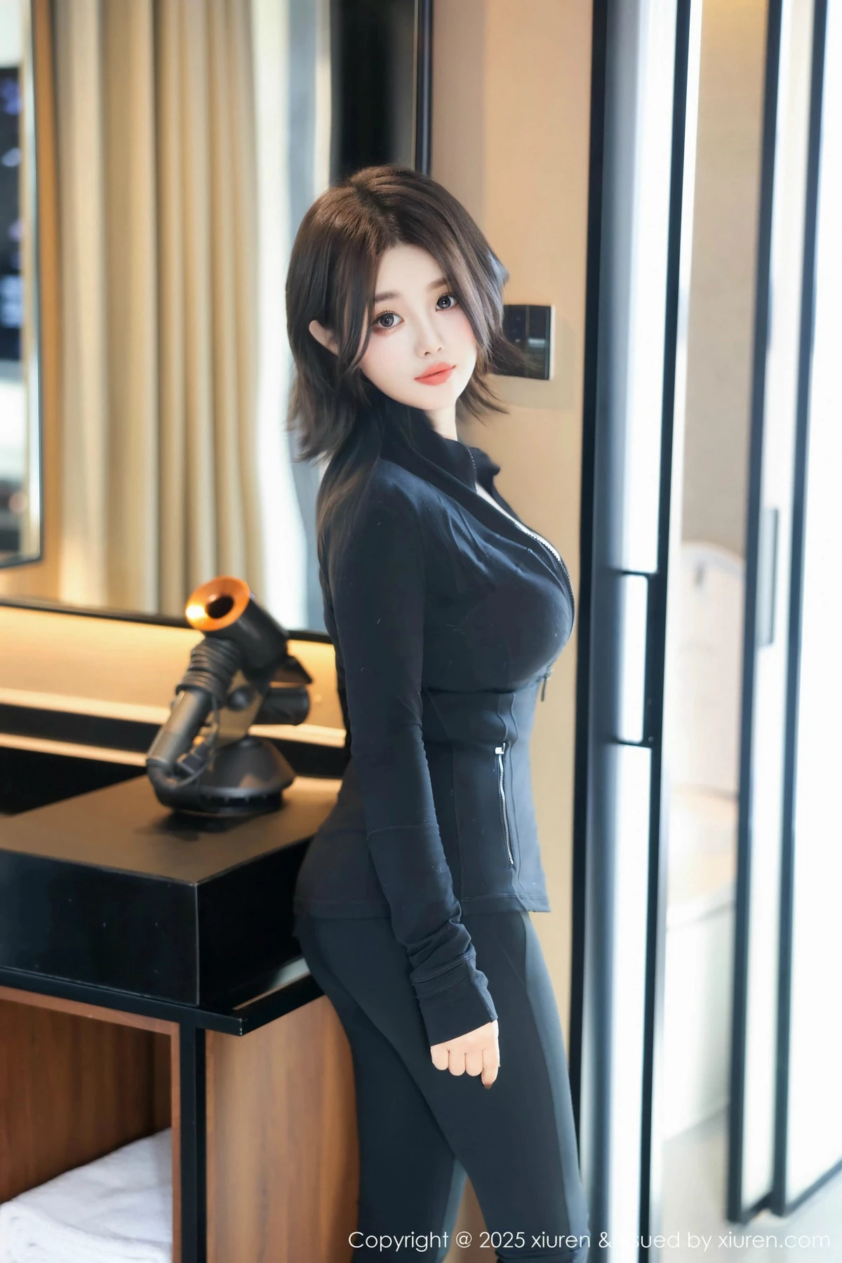 [[XiuRen秀人网]秀人网]No.9694_新人模特Monica性感简约黑色服饰露黑色内衣秀曼妙身姿诱惑写真79P