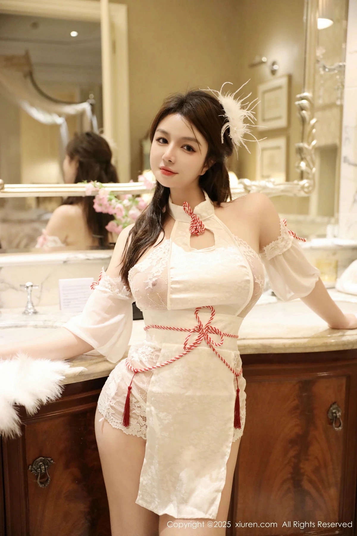 [[XiuRen秀人网]秀人网]No.9698_模特沈思怡性感白色旗袍露白色情趣内衣秀丰腴身材完美诱惑写真61P