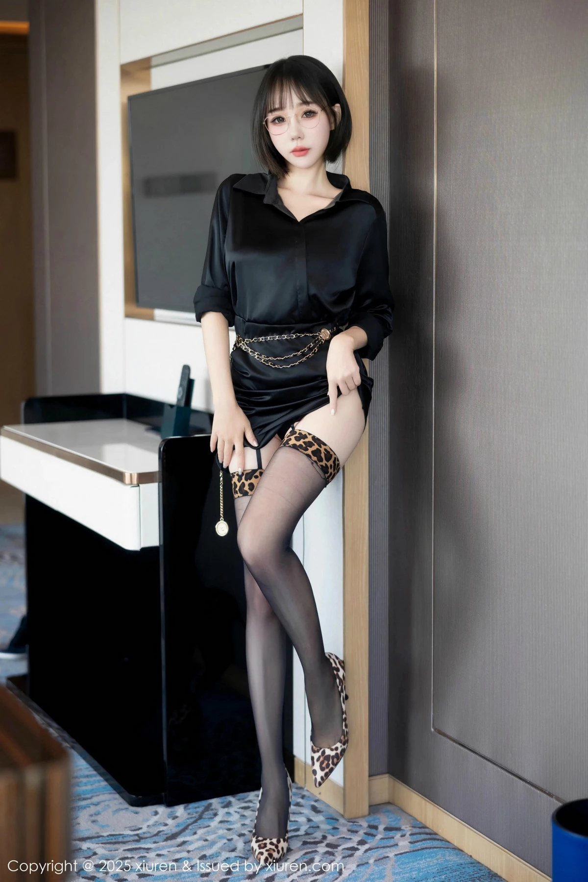 [[XiuRen秀人网]秀人网]No.9701_模特波巧酱私房性感豹纹内衣配黑丝吊袜秀曼妙身姿完美诱惑写真79P
