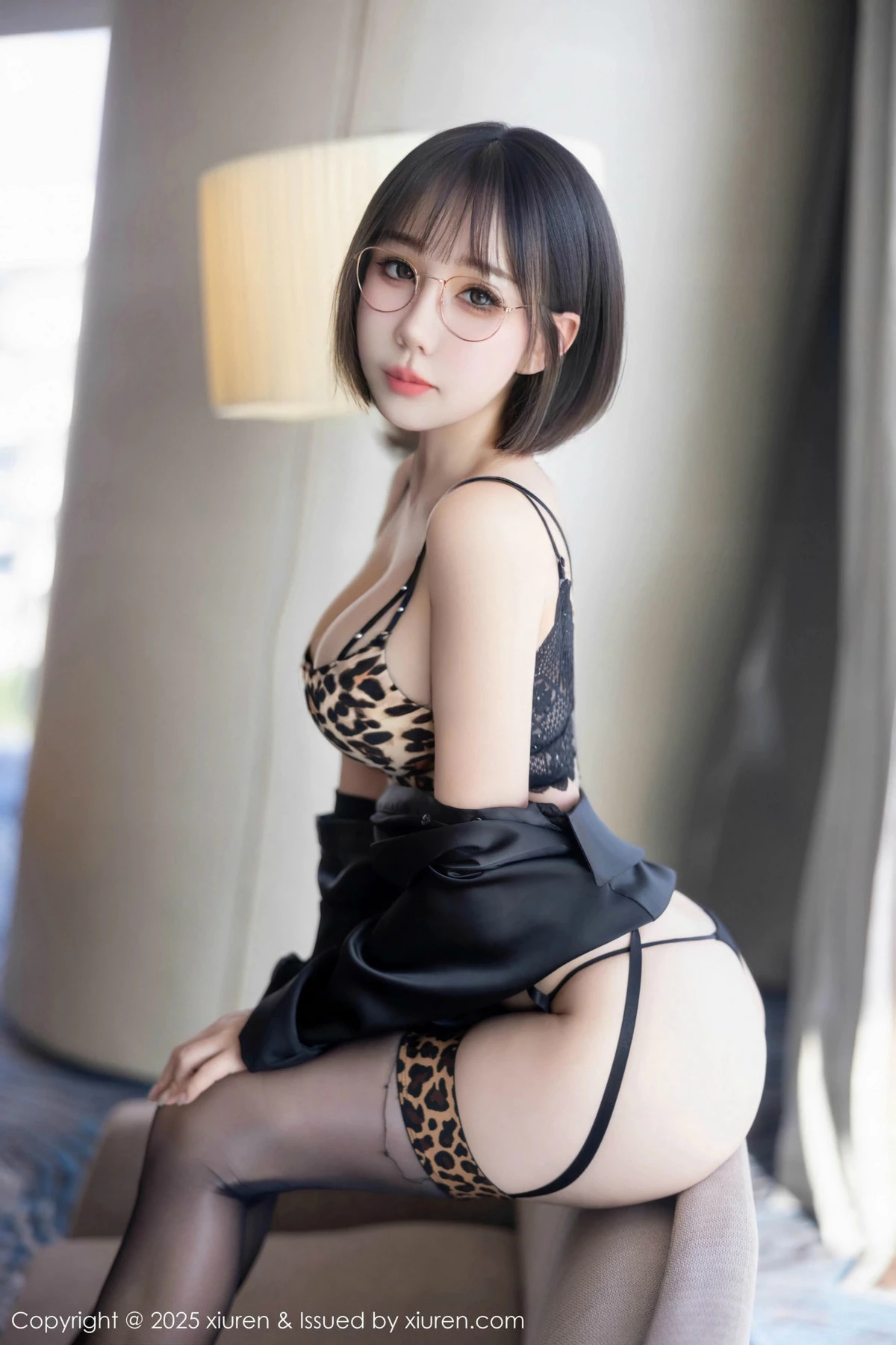 [[XiuRen秀人网]秀人网]No.9701_模特波巧酱私房性感豹纹内衣配黑丝吊袜秀曼妙身姿完美诱惑写真79P