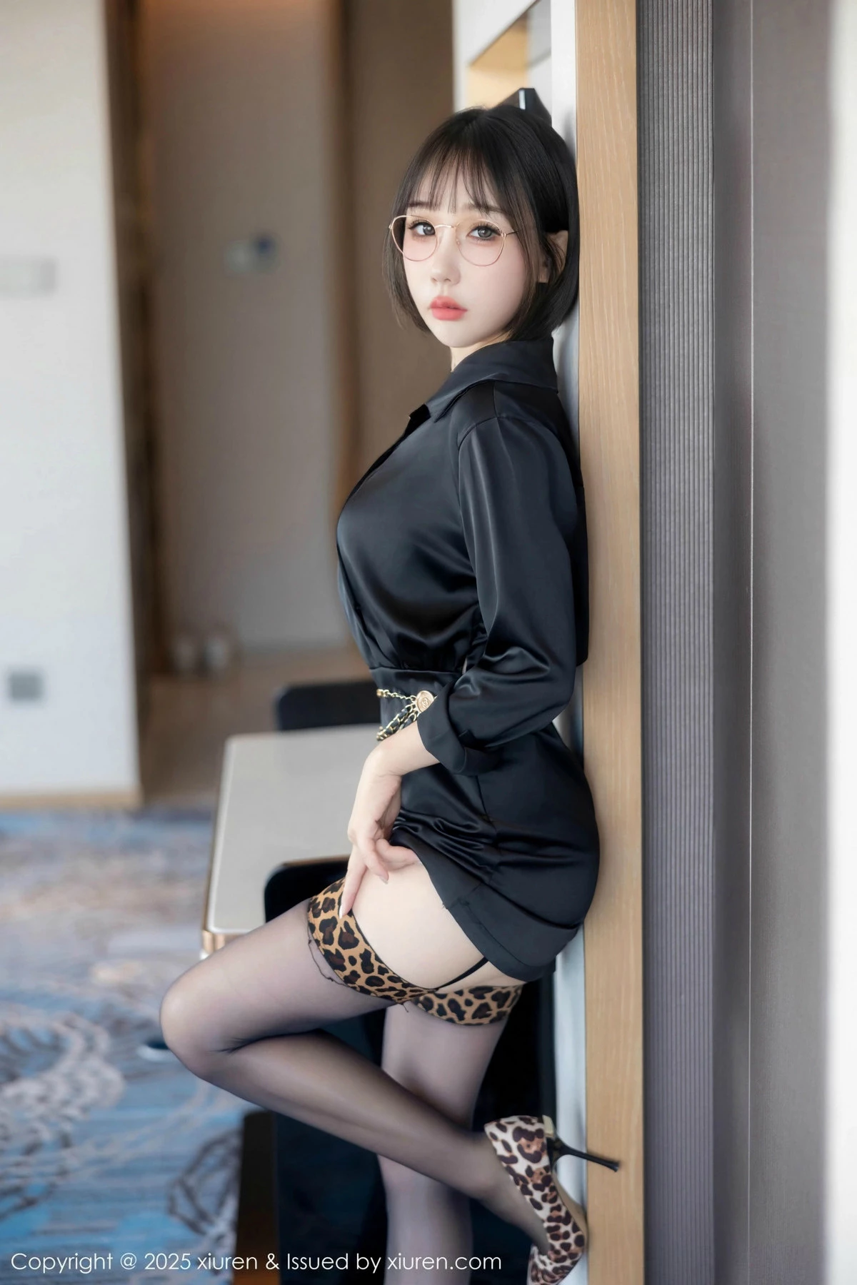 [[XiuRen秀人网]秀人网]No.9701_模特波巧酱私房性感豹纹内衣配黑丝吊袜秀曼妙身姿完美诱惑写真79P