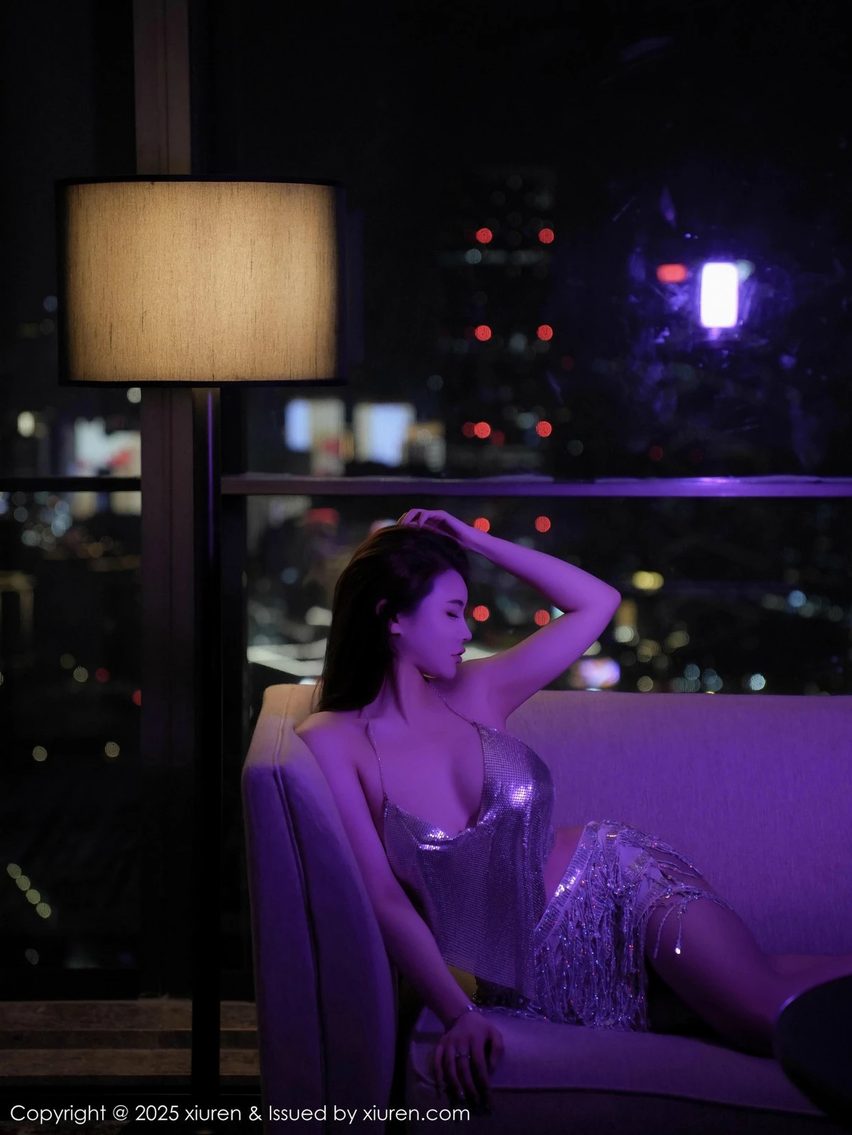 [[XiuRen秀人网]秀人网]No.9703_模特甜妮私房性感浅色金缕服饰配超薄灰丝秀丰腴身材诱惑写真80P