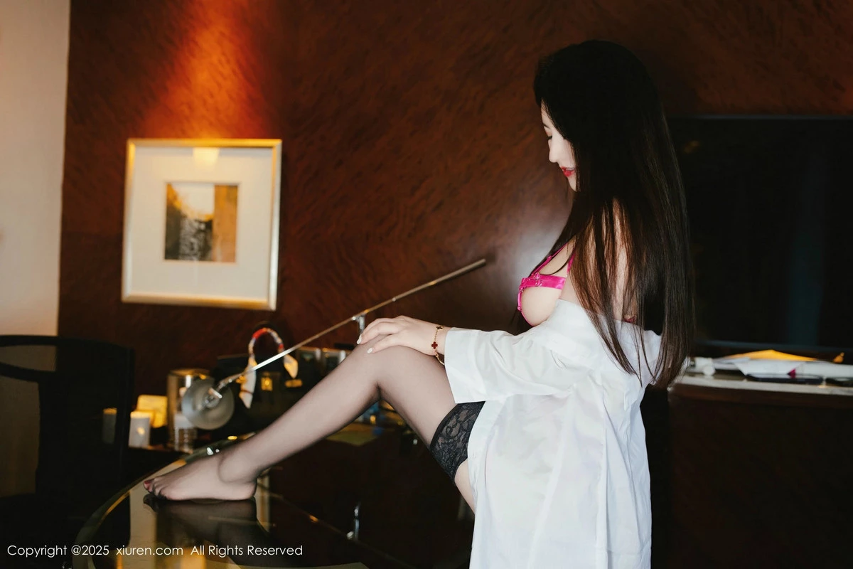 [[XiuRen秀人网]秀人网]No.9714_模特诗诗kiki性感红色情趣内衣配黑丝袜秀丰腴身材惹火诱惑写真72P