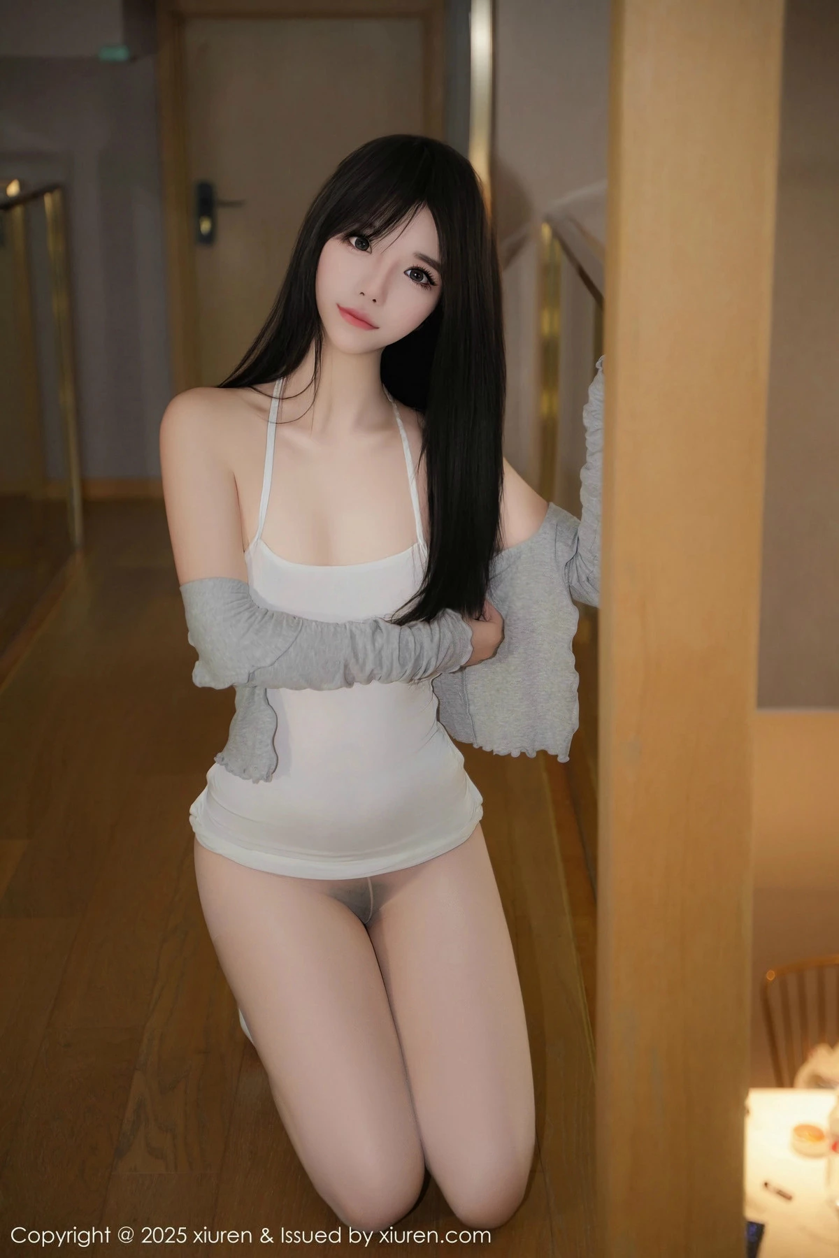 [[XiuRen秀人网]秀人网]No.9711_模特沐言yanyan性感白色吊带短裙配超薄肉丝秀柔美身姿诱惑写真65P