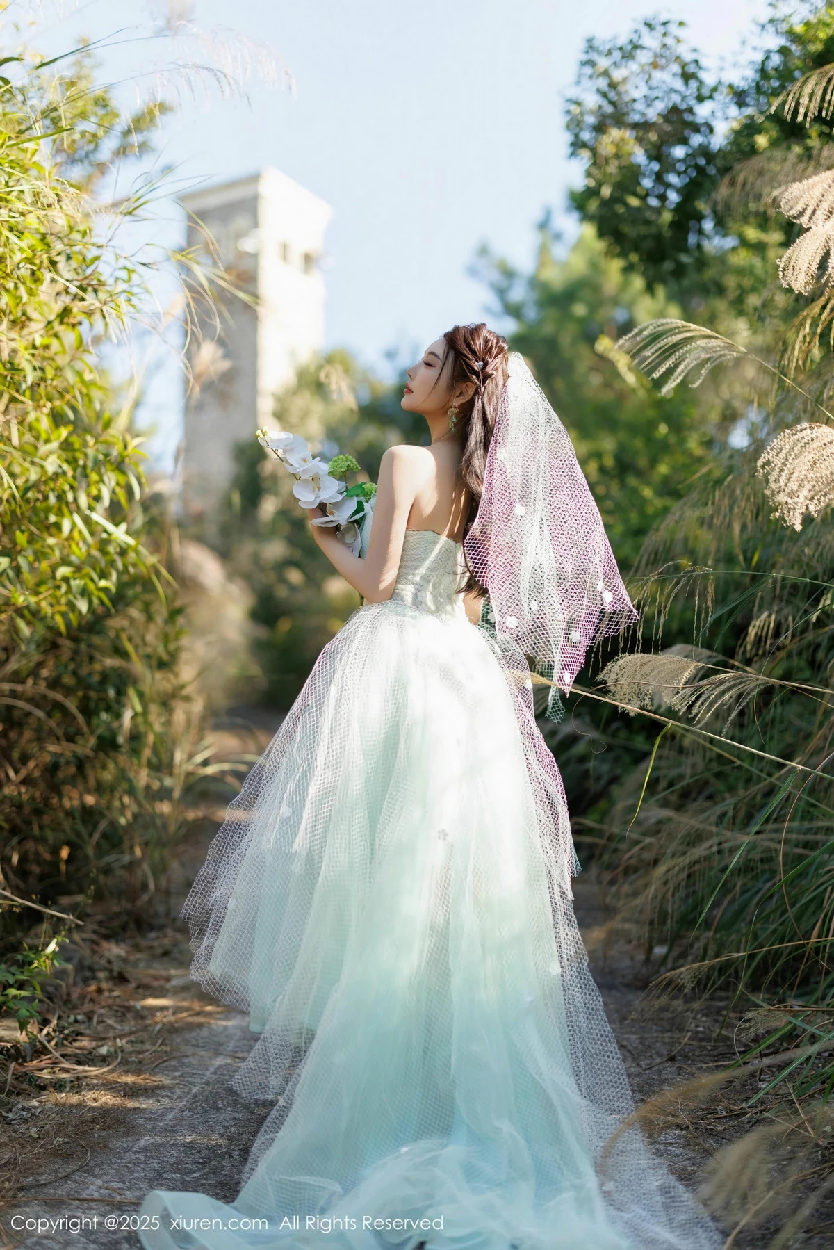 [[XiuRen秀人网]秀人网]No.9722_女神杨晨晨Yome性感白色情趣内衣配白丝吊袜秀丰腴身材诱惑写真83P