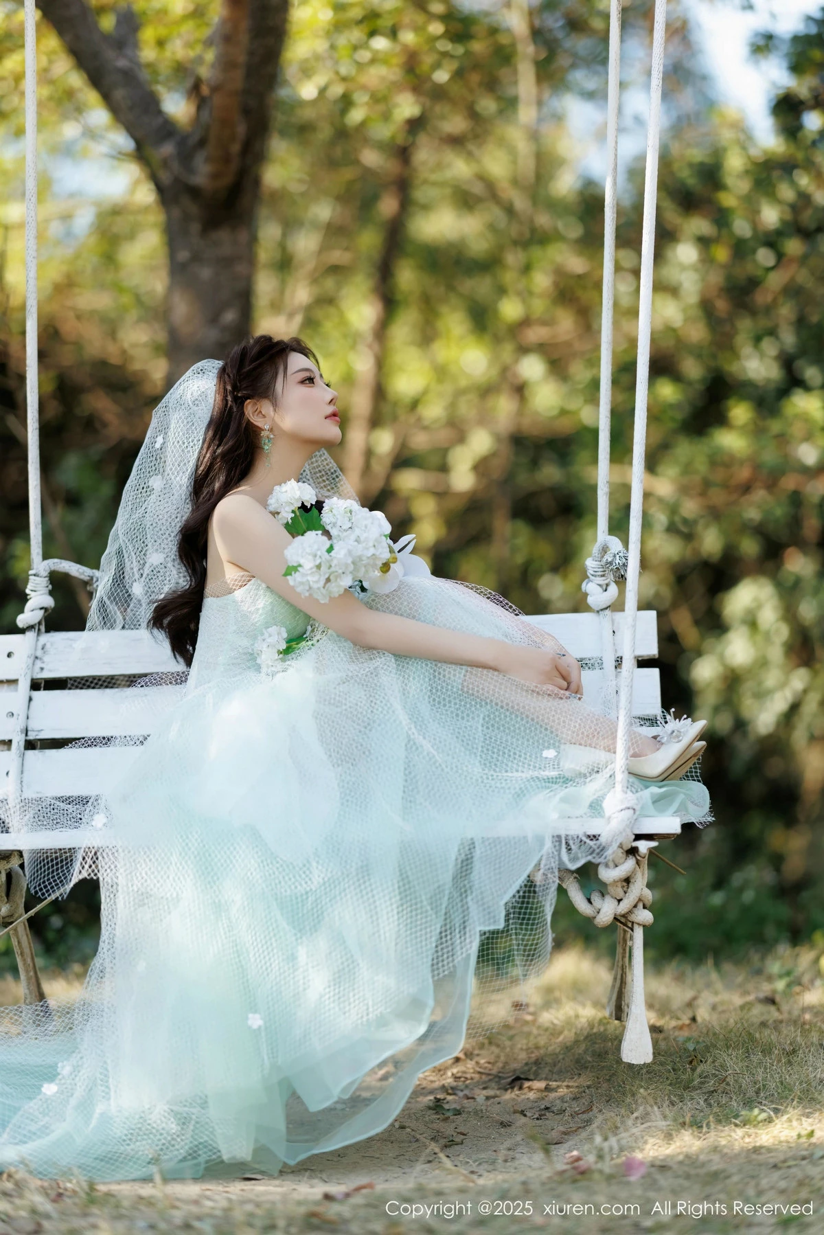 [[XiuRen秀人网]秀人网]No.9722_女神杨晨晨Yome性感白色情趣内衣配白丝吊袜秀丰腴身材诱惑写真83P