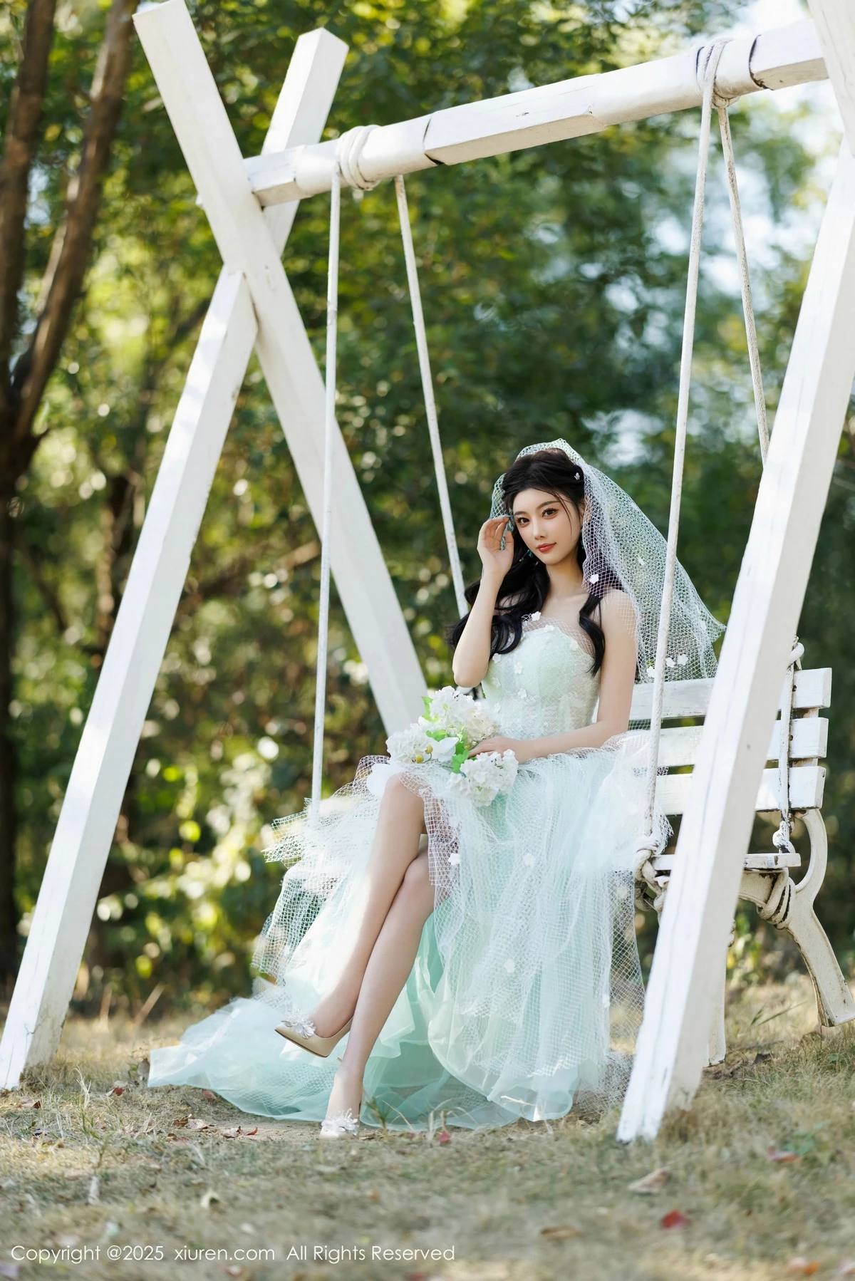 [[XiuRen秀人网]秀人网]No.9722_女神杨晨晨Yome性感白色情趣内衣配白丝吊袜秀丰腴身材诱惑写真83P