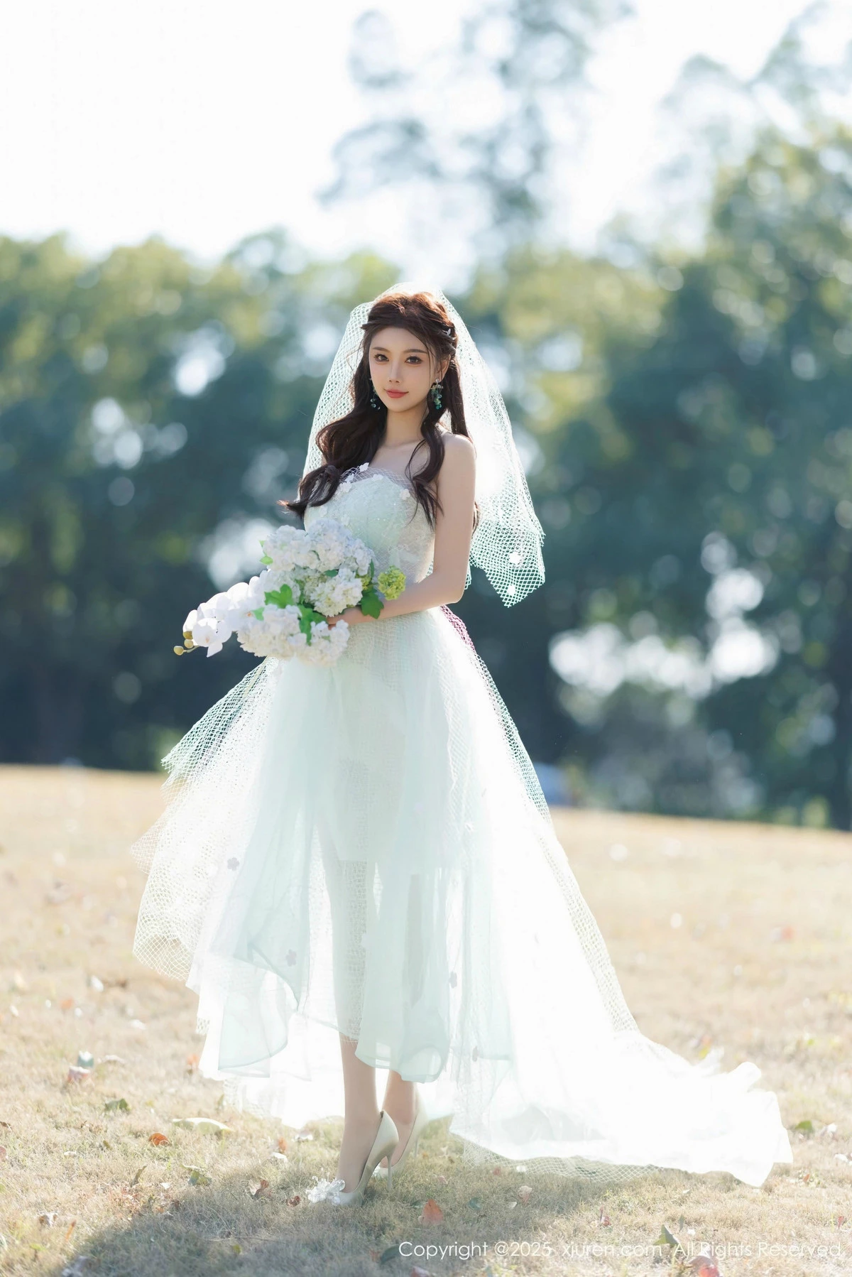 [[XiuRen秀人网]秀人网]No.9722_女神杨晨晨Yome性感白色情趣内衣配白丝吊袜秀丰腴身材诱惑写真83P