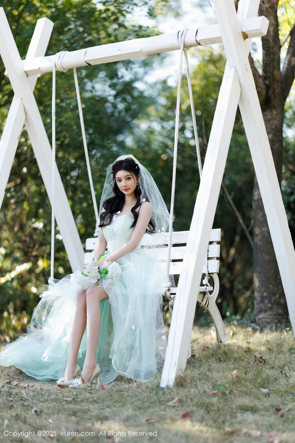 [[XiuRen秀人网]秀人网]No.9722_女神杨晨晨Yome性感白色情趣内衣配白丝吊袜秀丰腴身材诱惑写真83P