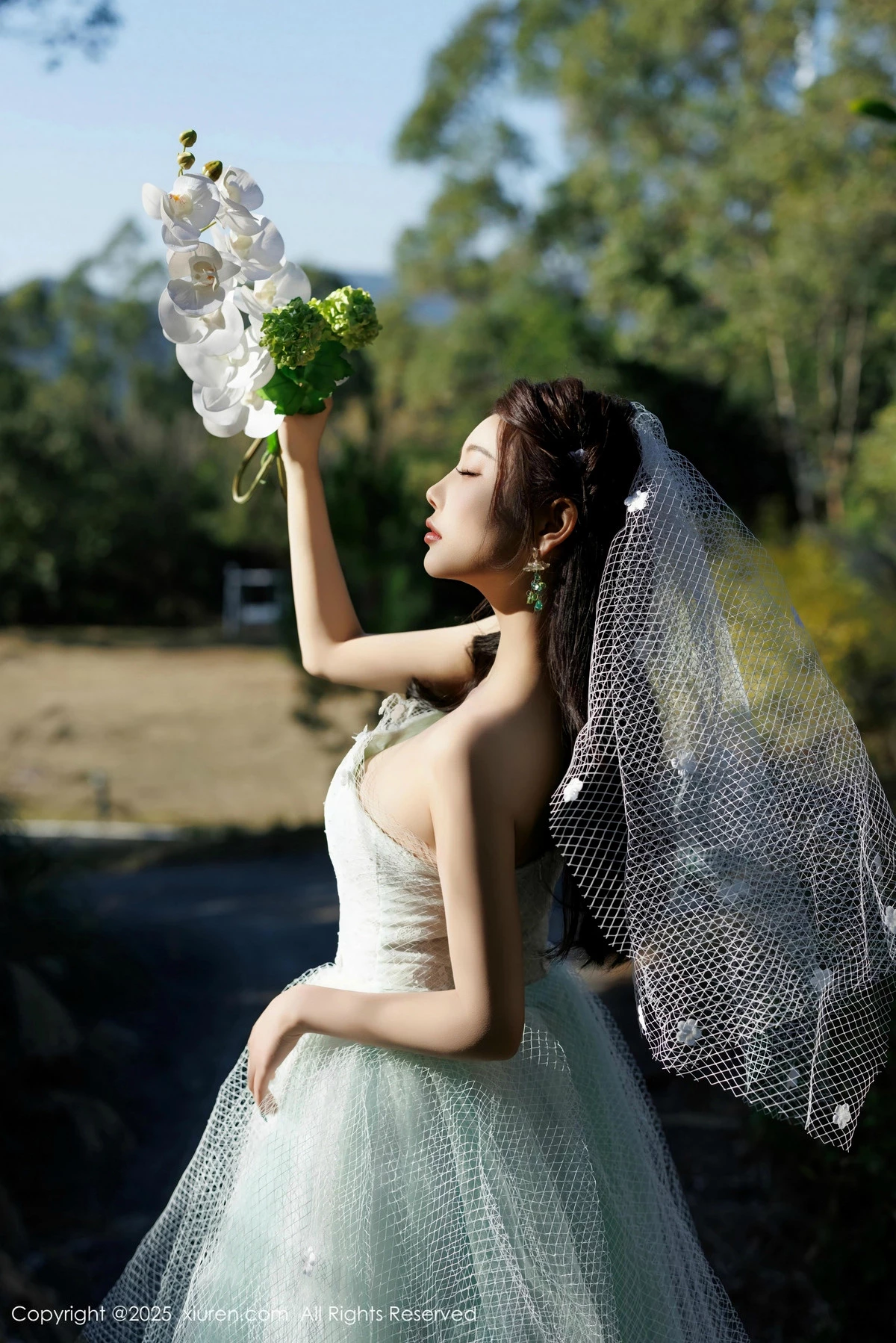 [[XiuRen秀人网]秀人网]No.9722_女神杨晨晨Yome性感白色情趣内衣配白丝吊袜秀丰腴身材诱惑写真83P