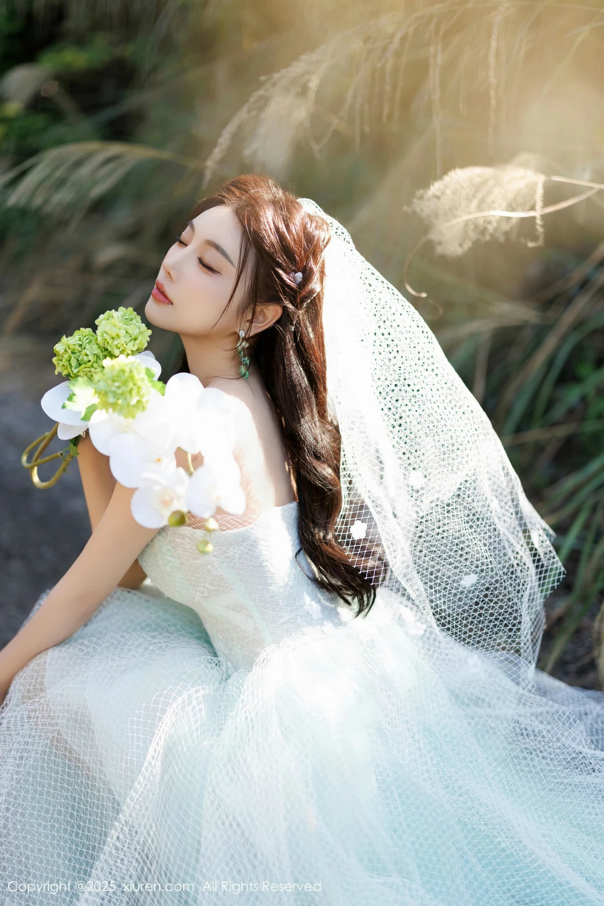 [[XiuRen秀人网]秀人网]No.9722_女神杨晨晨Yome性感白色情趣内衣配白丝吊袜秀丰腴身材诱惑写真83P