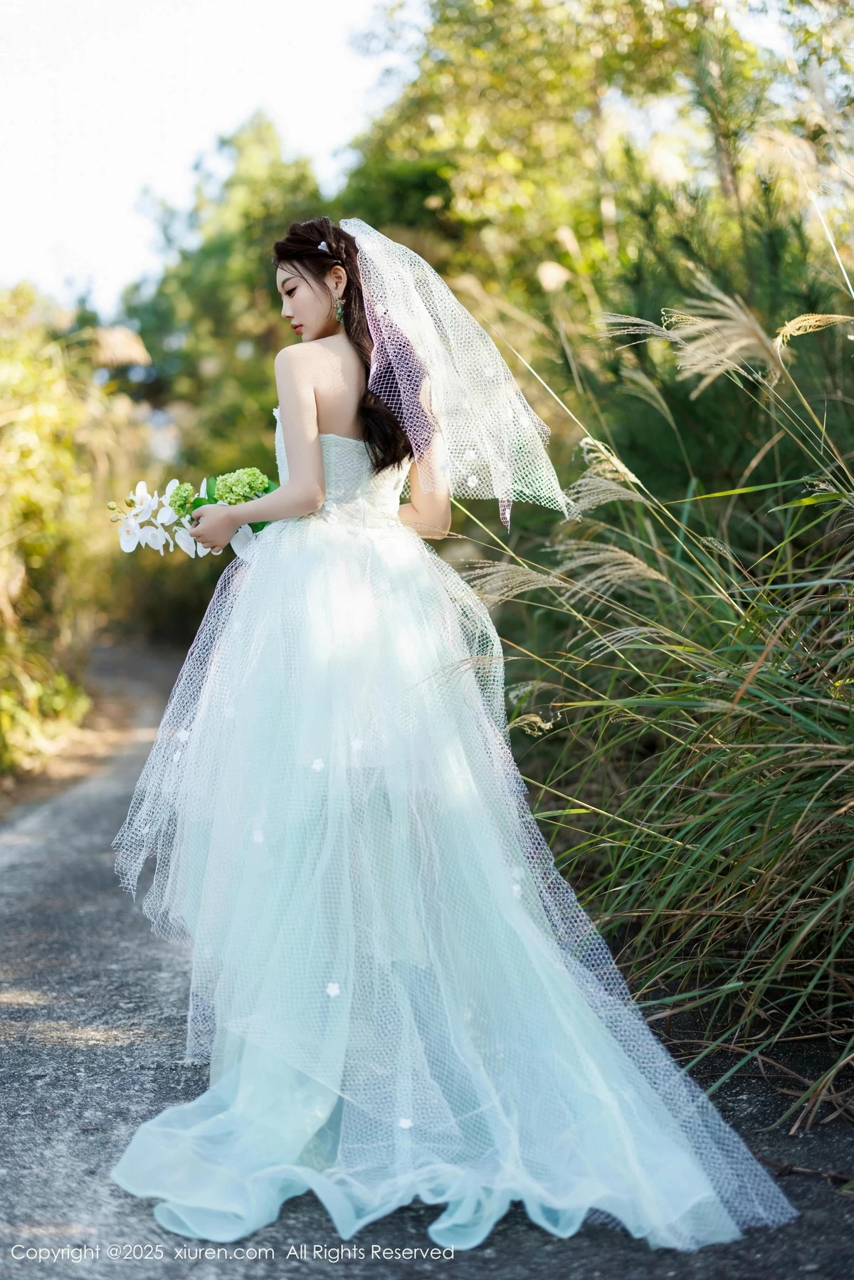 [[XiuRen秀人网]秀人网]No.9722_女神杨晨晨Yome性感白色情趣内衣配白丝吊袜秀丰腴身材诱惑写真83P