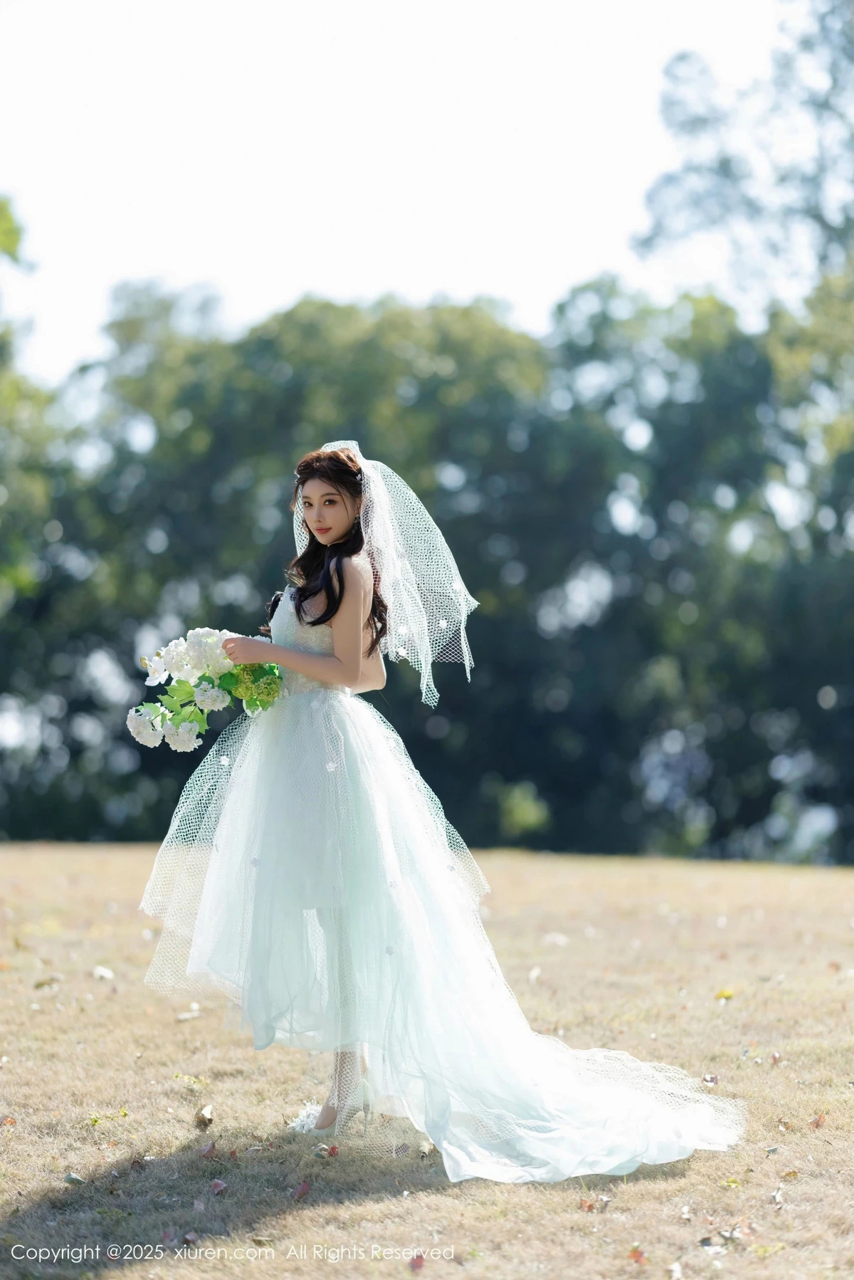 [[XiuRen秀人网]秀人网]No.9722_女神杨晨晨Yome性感白色情趣内衣配白丝吊袜秀丰腴身材诱惑写真83P