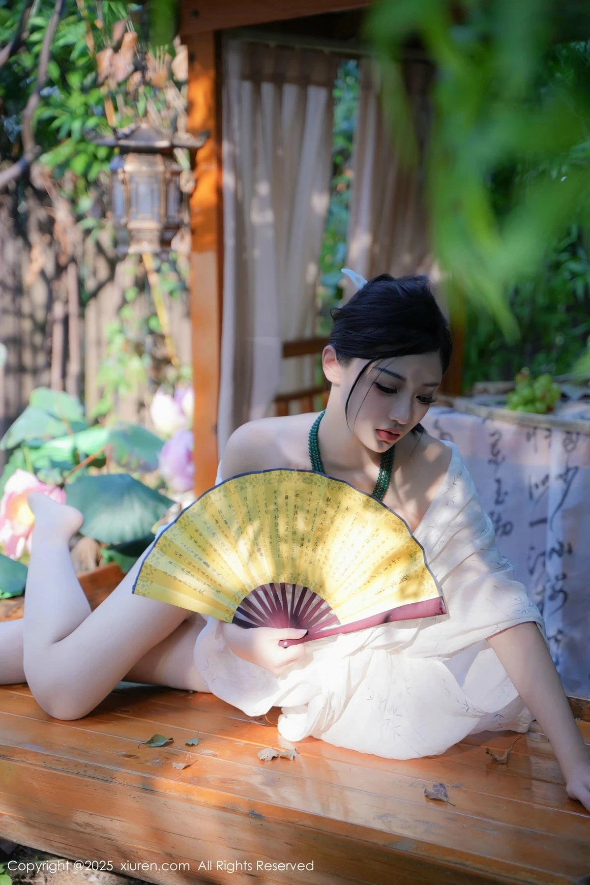 [[XiuRen秀人网]秀人网]No.9730_模特妙可可Cheese性感白色古风服配超薄白丝秀丰腴身材诱惑写真84P