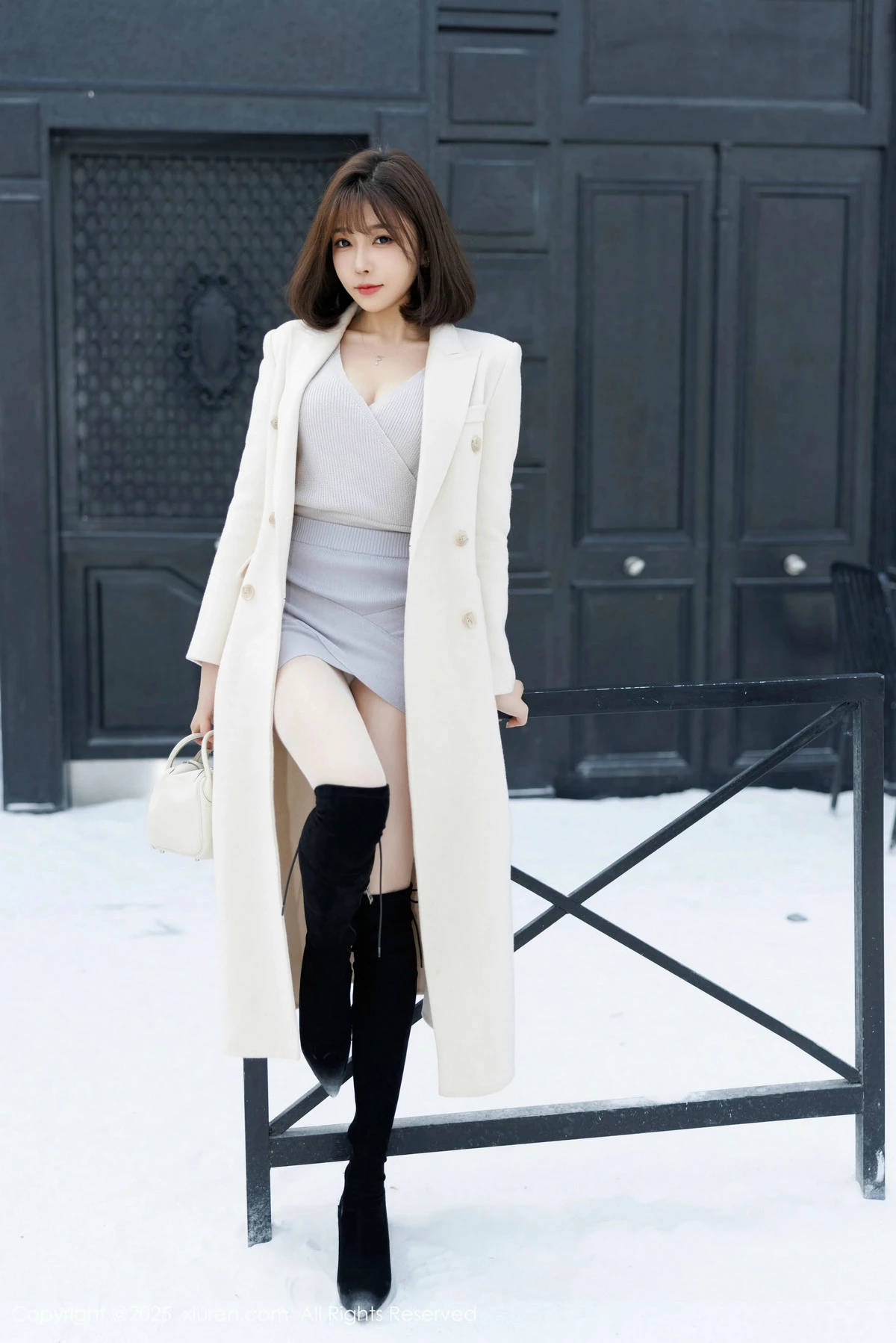 [[XiuRen秀人网]秀人网]No.9734_女神徐莉芝Booty性感短裙套装+黑色情趣内衣秀曼妙身姿诱惑写真100P