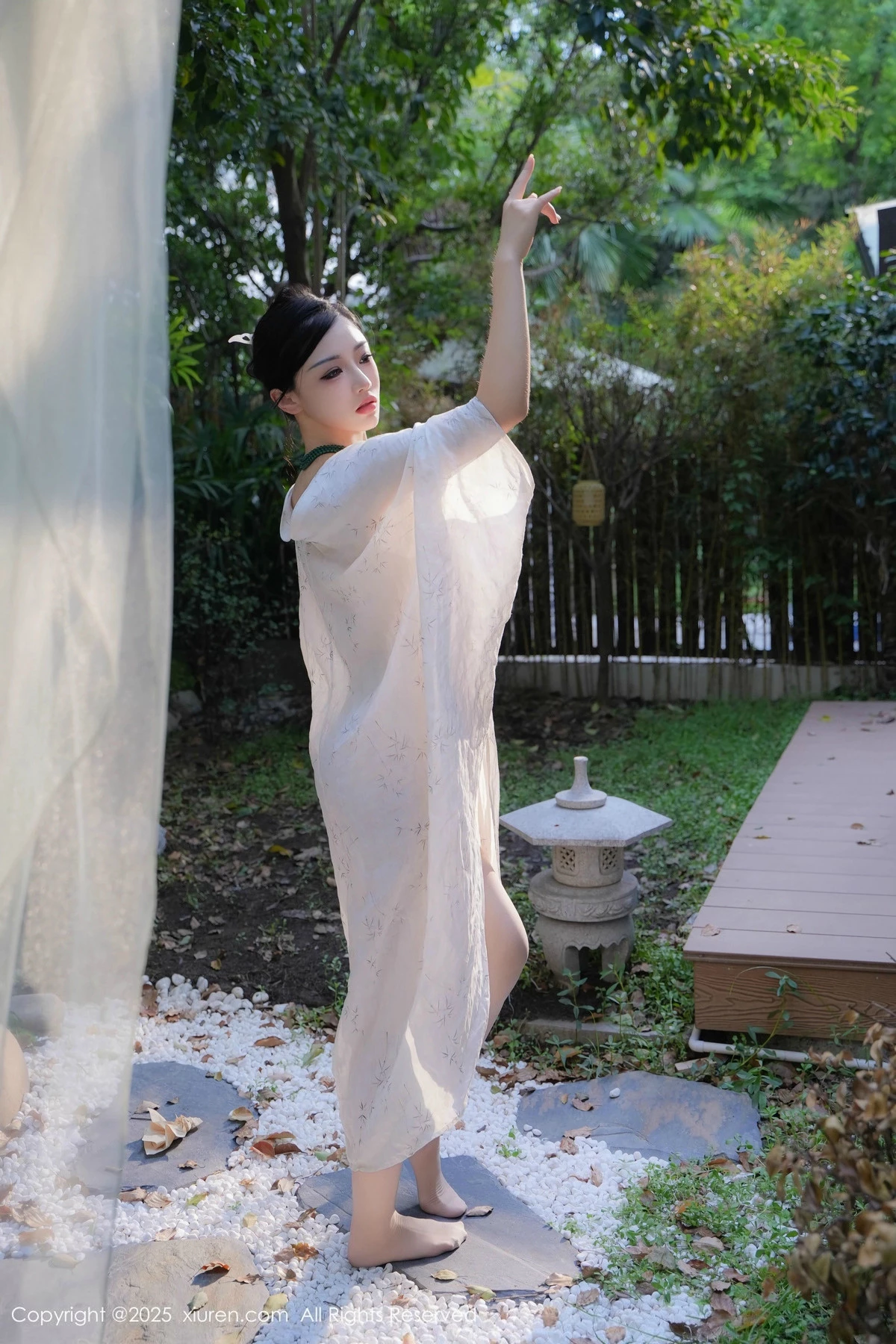 [[XiuRen秀人网]秀人网]No.9730_模特妙可可Cheese性感白色古风服配超薄白丝秀丰腴身材诱惑写真84P