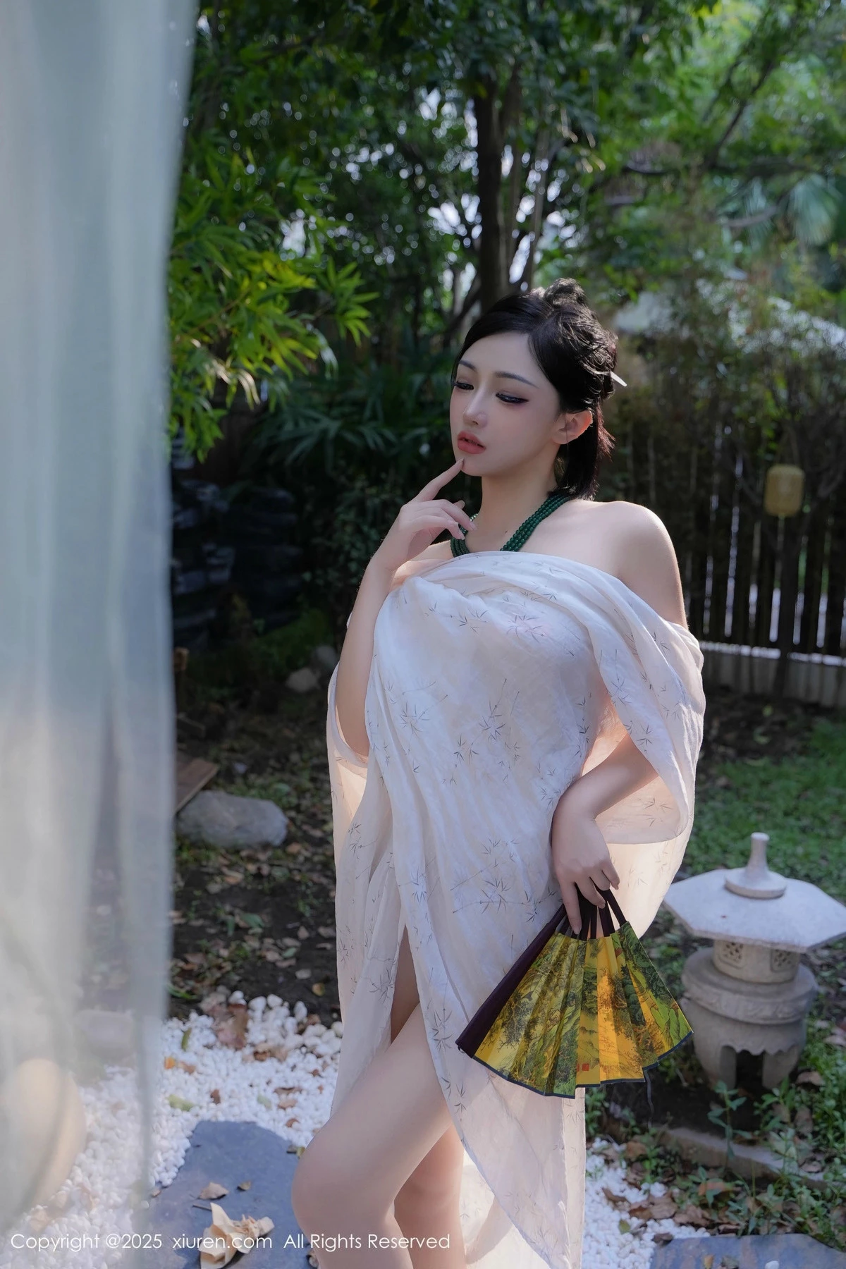[[XiuRen秀人网]秀人网]No.9730_模特妙可可Cheese性感白色古风服配超薄白丝秀丰腴身材诱惑写真84P