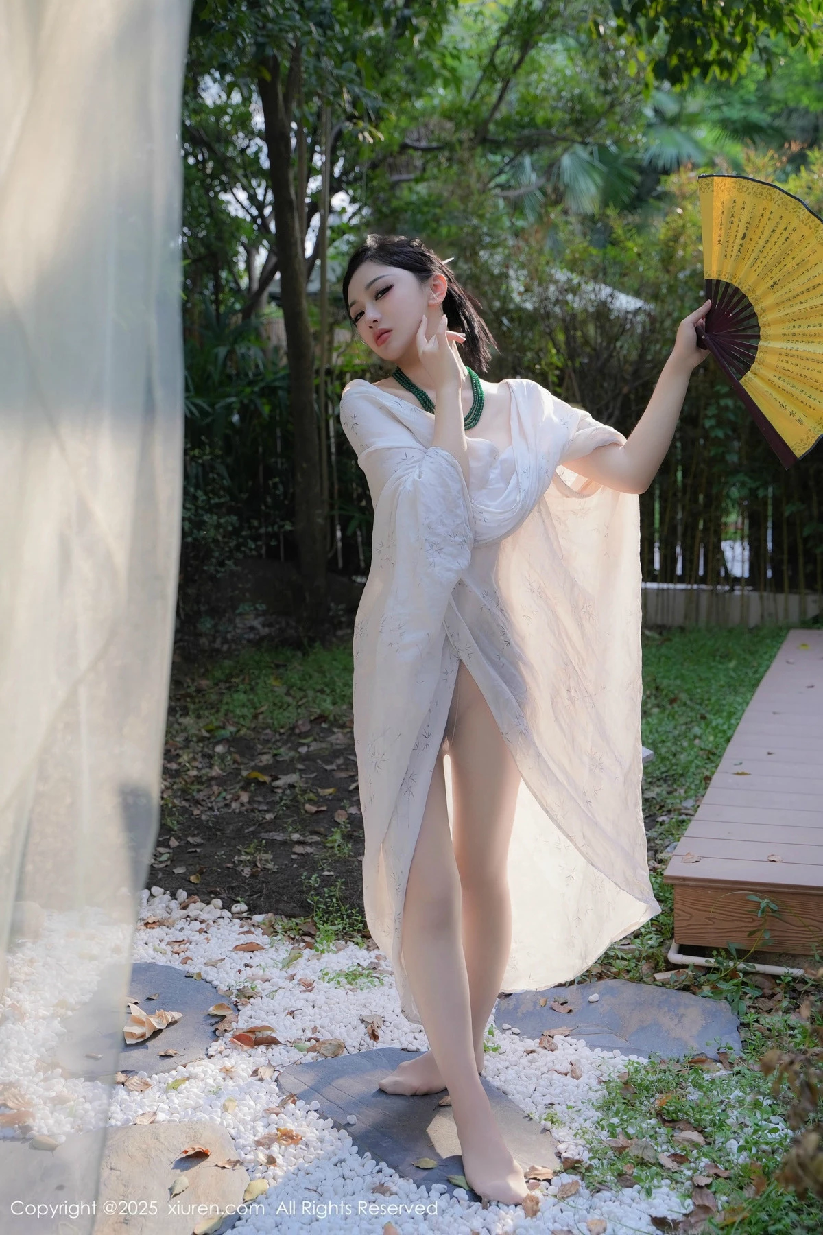 [[XiuRen秀人网]秀人网]No.9730_模特妙可可Cheese性感白色古风服配超薄白丝秀丰腴身材诱惑写真84P