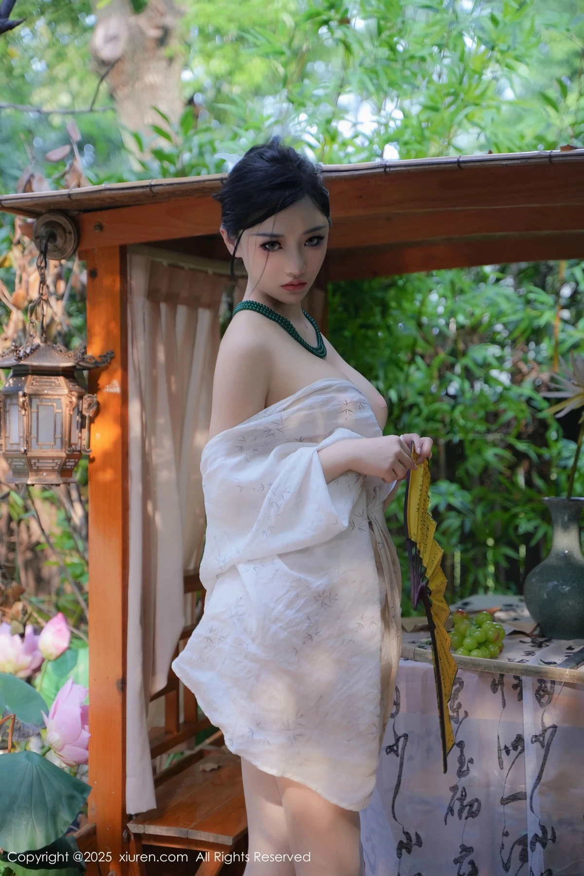 [[XiuRen秀人网]秀人网]No.9730_模特妙可可Cheese性感白色古风服配超薄白丝秀丰腴身材诱惑写真84P