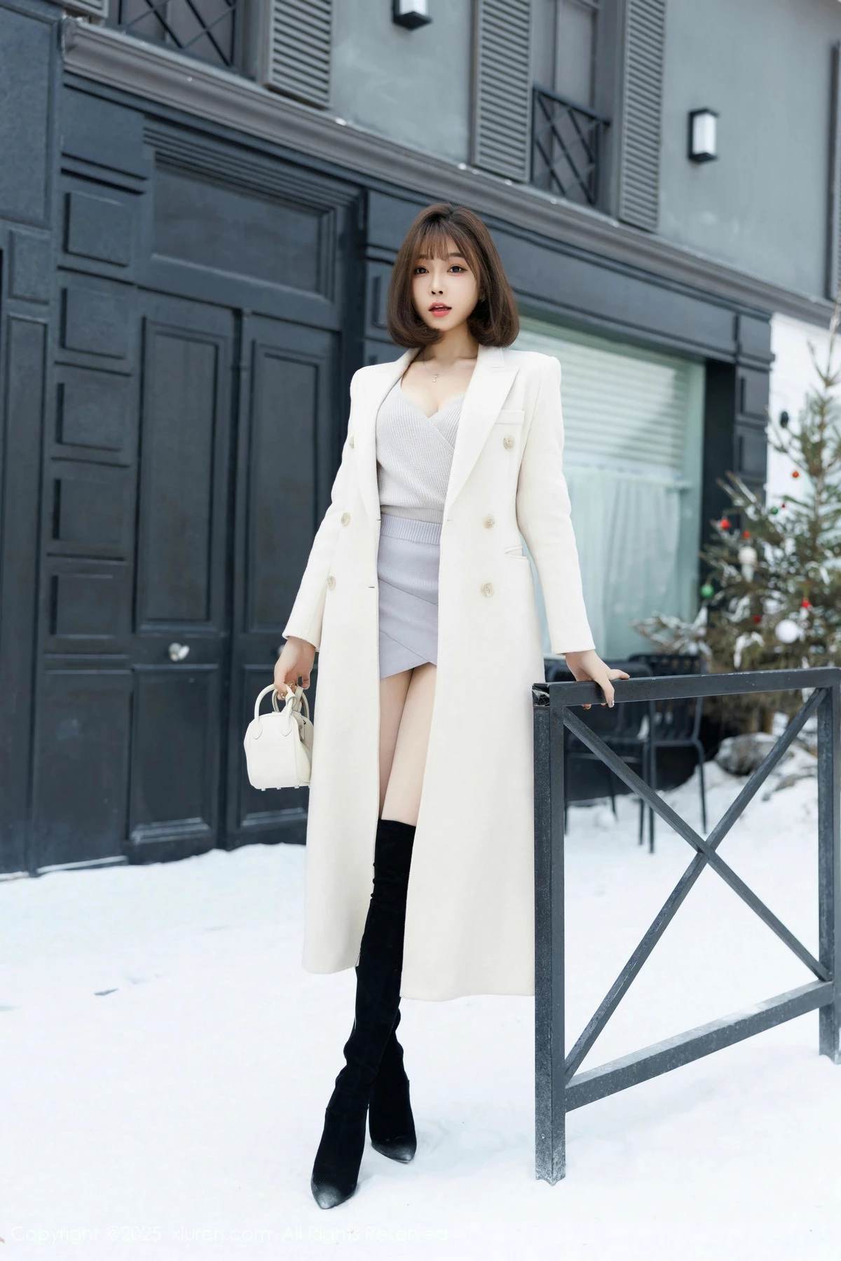 [[XiuRen秀人网]秀人网]No.9734_女神徐莉芝Booty性感短裙套装+黑色情趣内衣秀曼妙身姿诱惑写真100P