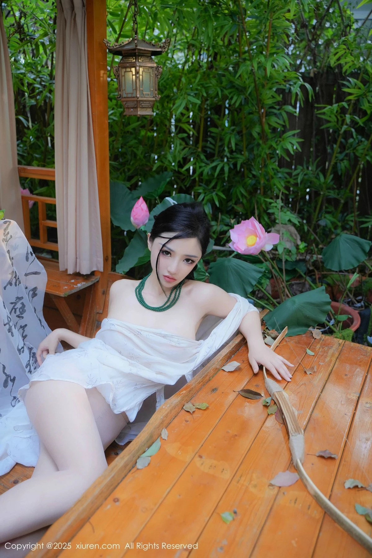 [[XiuRen秀人网]秀人网]No.9730_模特妙可可Cheese性感白色古风服配超薄白丝秀丰腴身材诱惑写真84P