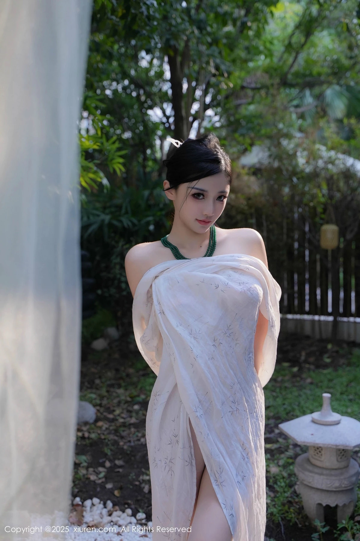 [[XiuRen秀人网]秀人网]No.9730_模特妙可可Cheese性感白色古风服配超薄白丝秀丰腴身材诱惑写真84P