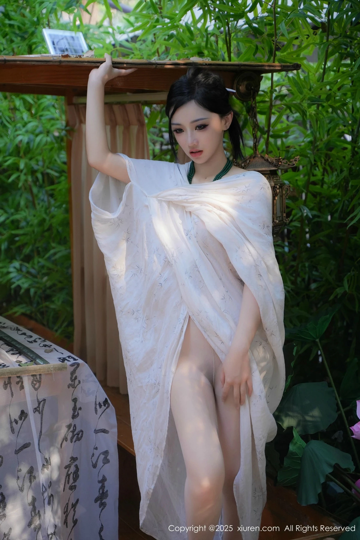 [[XiuRen秀人网]秀人网]No.9730_模特妙可可Cheese性感白色古风服配超薄白丝秀丰腴身材诱惑写真84P