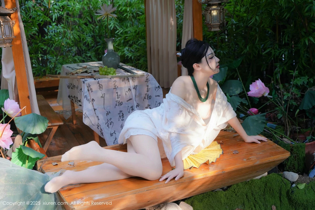 [[XiuRen秀人网]秀人网]No.9730_模特妙可可Cheese性感白色古风服配超薄白丝秀丰腴身材诱惑写真84P