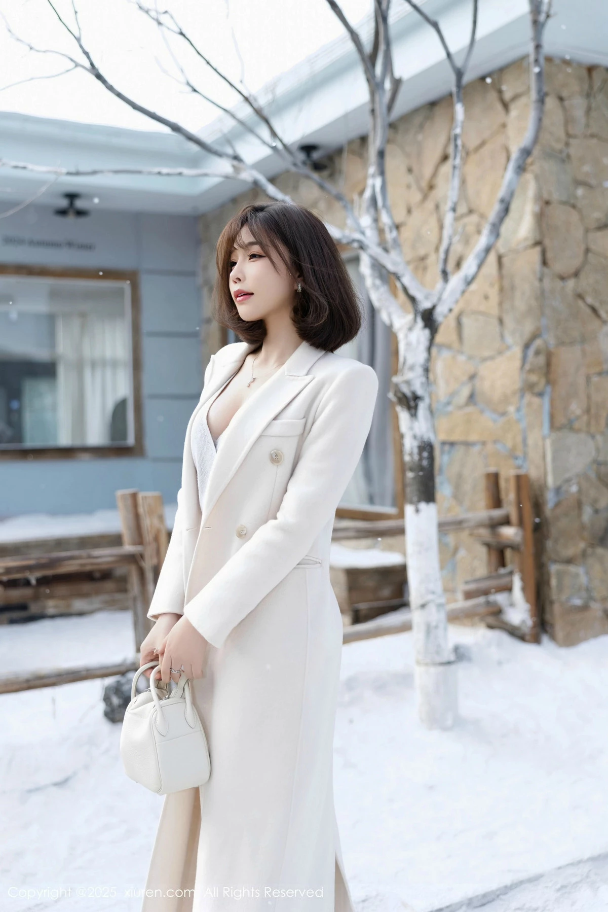 [[XiuRen秀人网]秀人网]No.9734_女神徐莉芝Booty性感短裙套装+黑色情趣内衣秀曼妙身姿诱惑写真100P