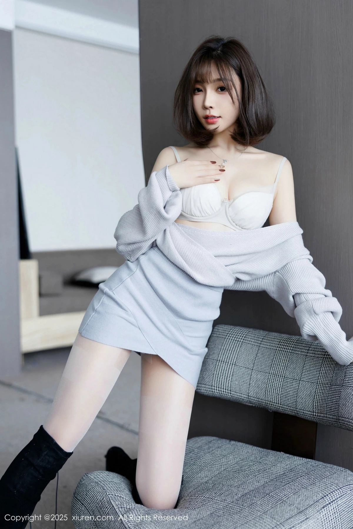 [[XiuRen秀人网]秀人网]No.9734_女神徐莉芝Booty性感短裙套装+黑色情趣内衣秀曼妙身姿诱惑写真100P