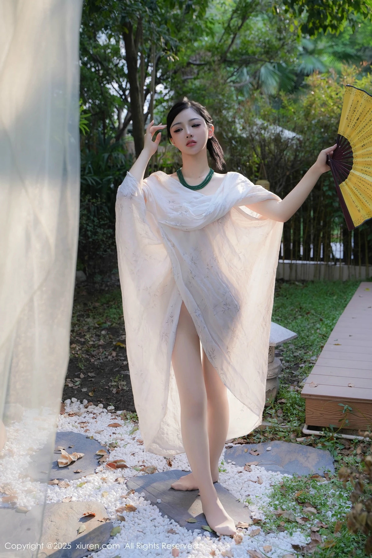 [[XiuRen秀人网]秀人网]No.9730_模特妙可可Cheese性感白色古风服配超薄白丝秀丰腴身材诱惑写真84P