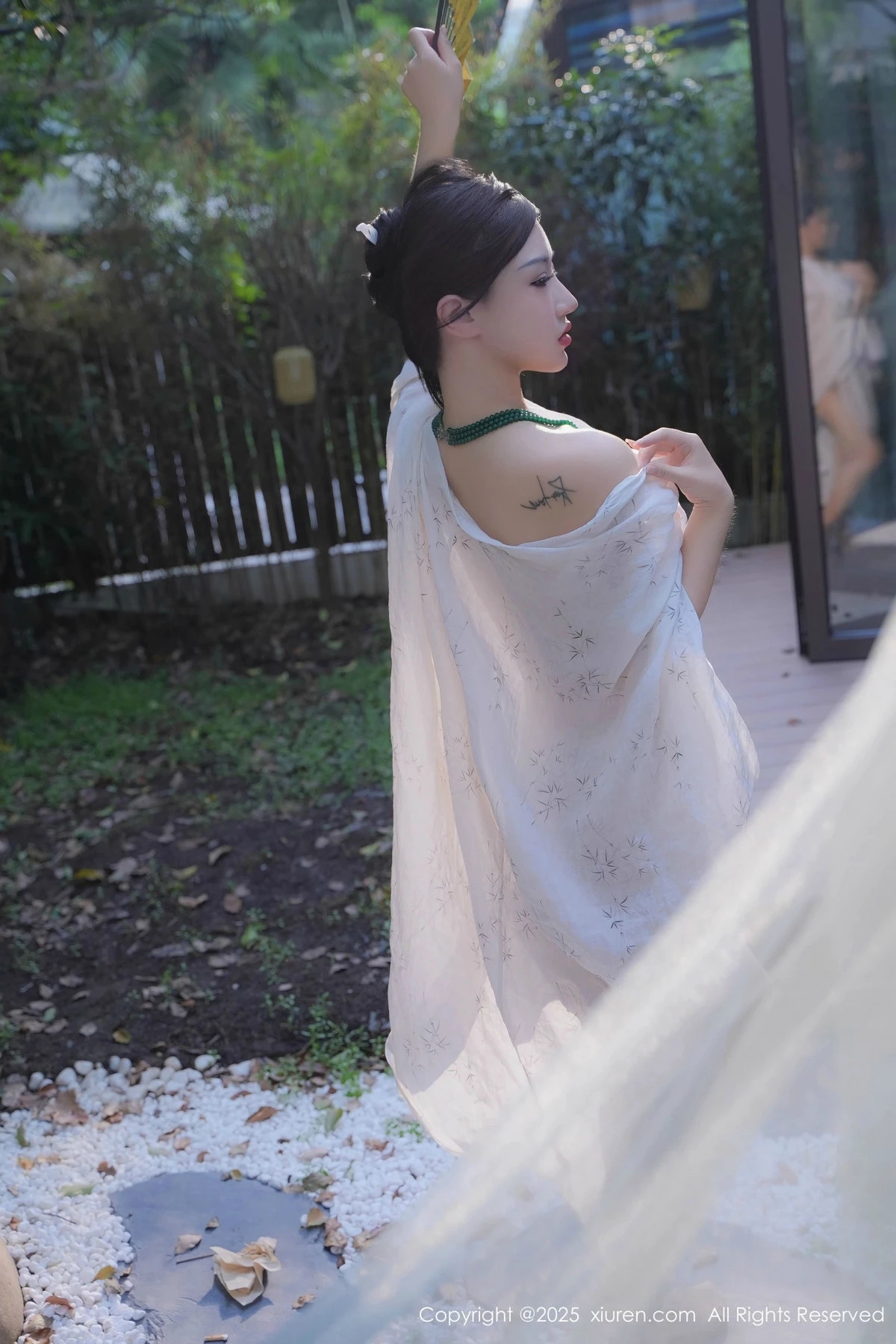 [[XiuRen秀人网]秀人网]No.9730_模特妙可可Cheese性感白色古风服配超薄白丝秀丰腴身材诱惑写真84P
