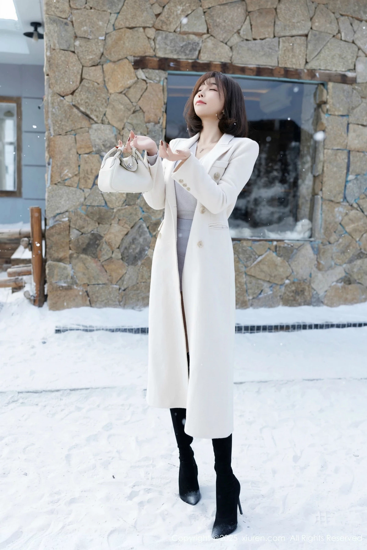 [[XiuRen秀人网]秀人网]No.9734_女神徐莉芝Booty性感短裙套装+黑色情趣内衣秀曼妙身姿诱惑写真100P