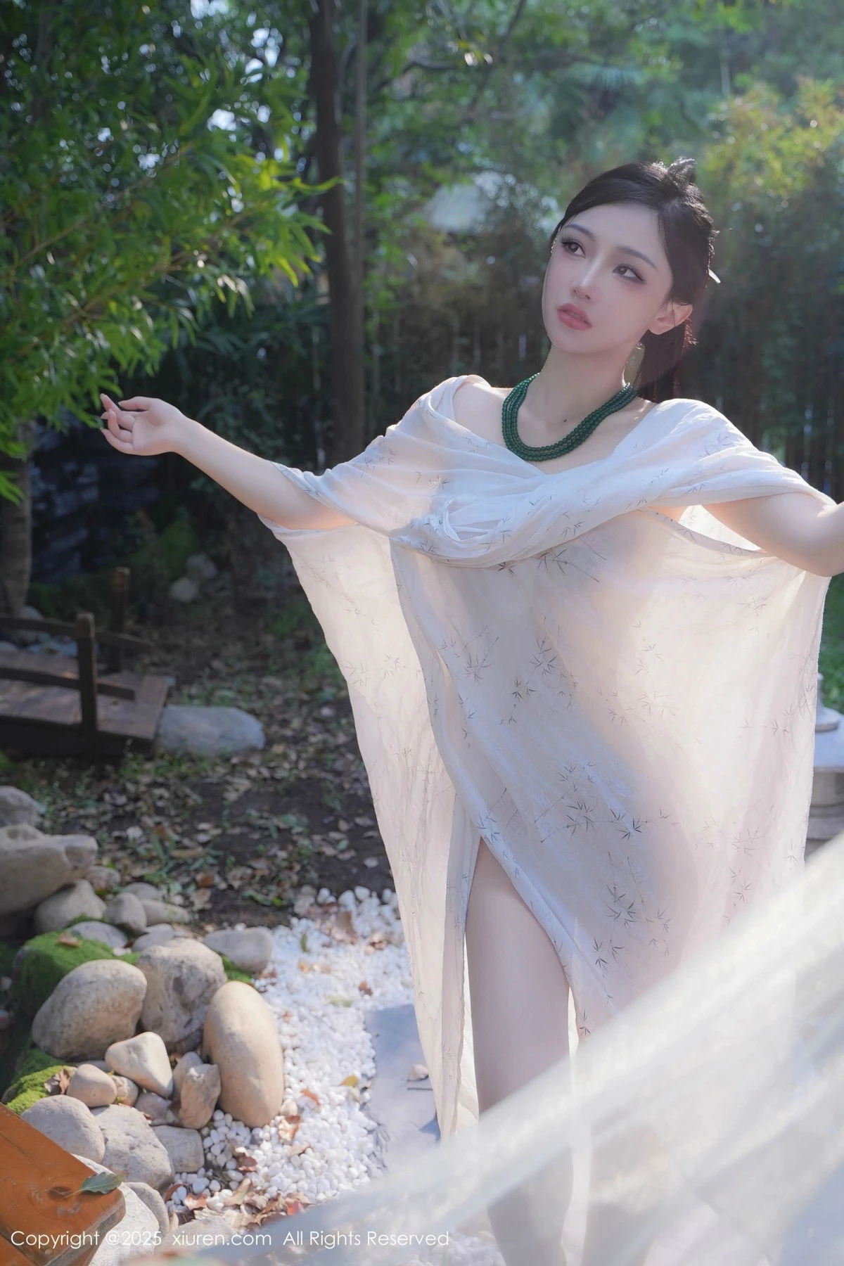 [[XiuRen秀人网]秀人网]No.9730_模特妙可可Cheese性感白色古风服配超薄白丝秀丰腴身材诱惑写真84P