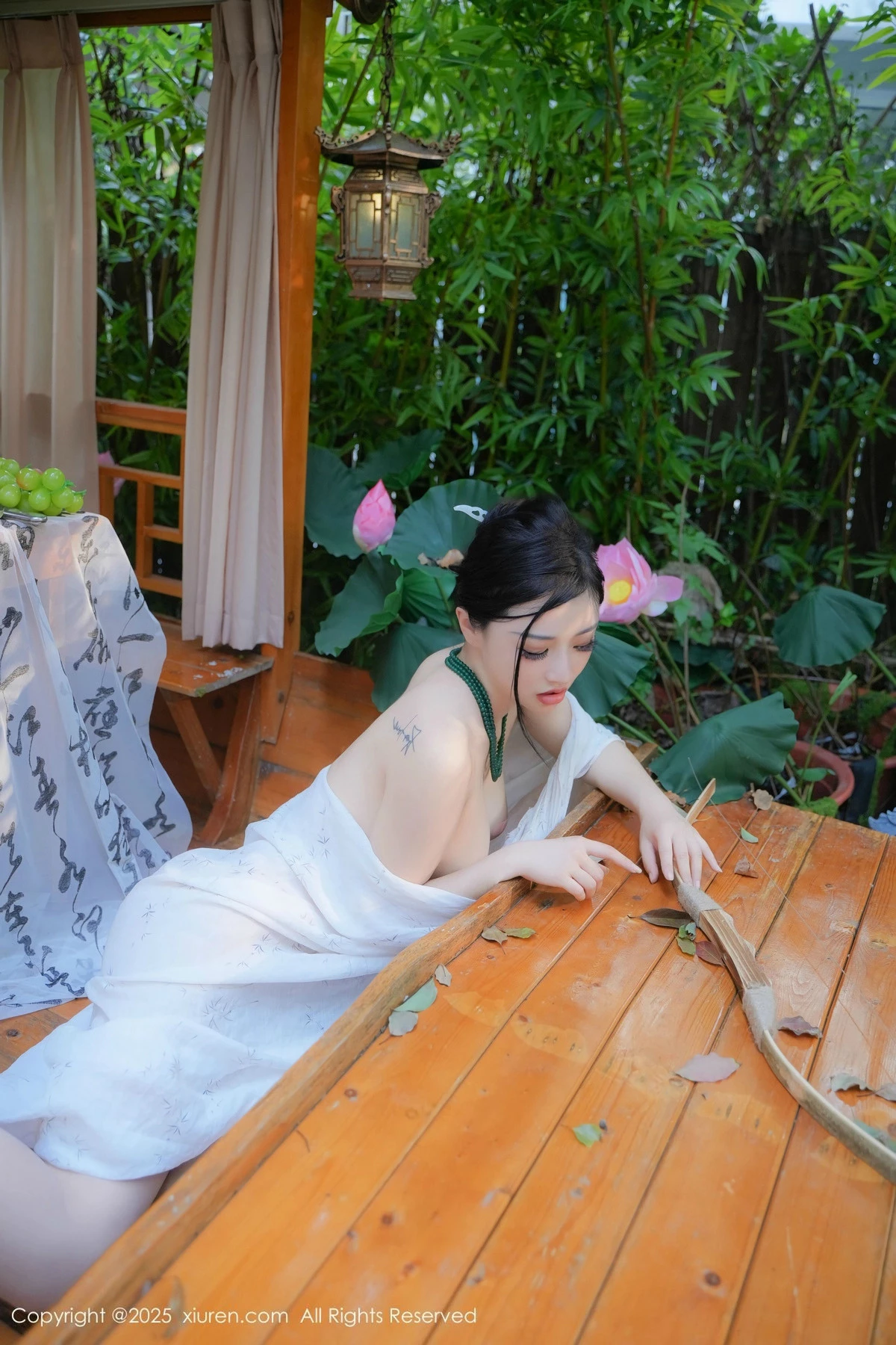 [[XiuRen秀人网]秀人网]No.9730_模特妙可可Cheese性感白色古风服配超薄白丝秀丰腴身材诱惑写真84P