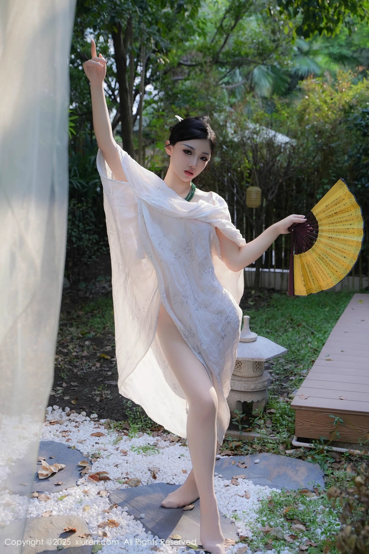 [[XiuRen秀人网]秀人网]No.9730_模特妙可可Cheese性感白色古风服配超薄白丝秀丰腴身材诱惑写真84P