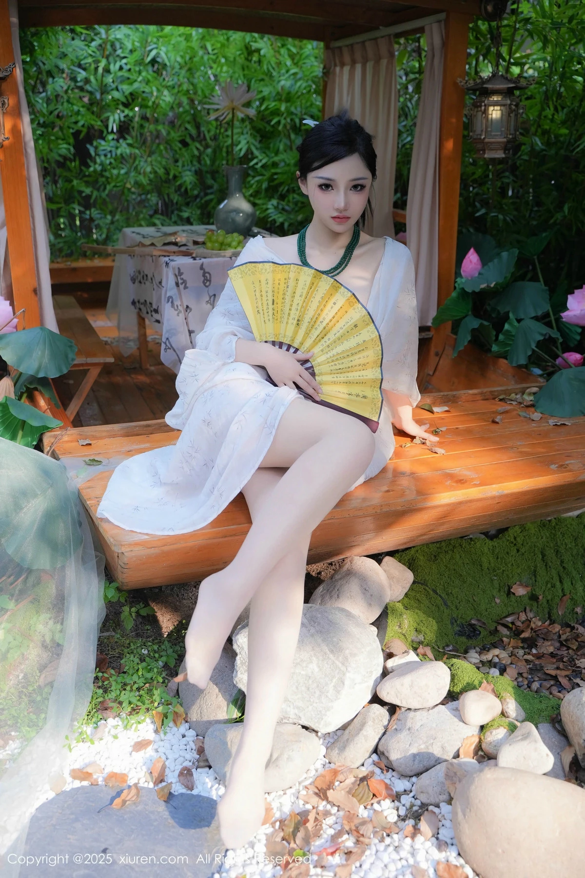 [[XiuRen秀人网]秀人网]No.9730_模特妙可可Cheese性感白色古风服配超薄白丝秀丰腴身材诱惑写真84P