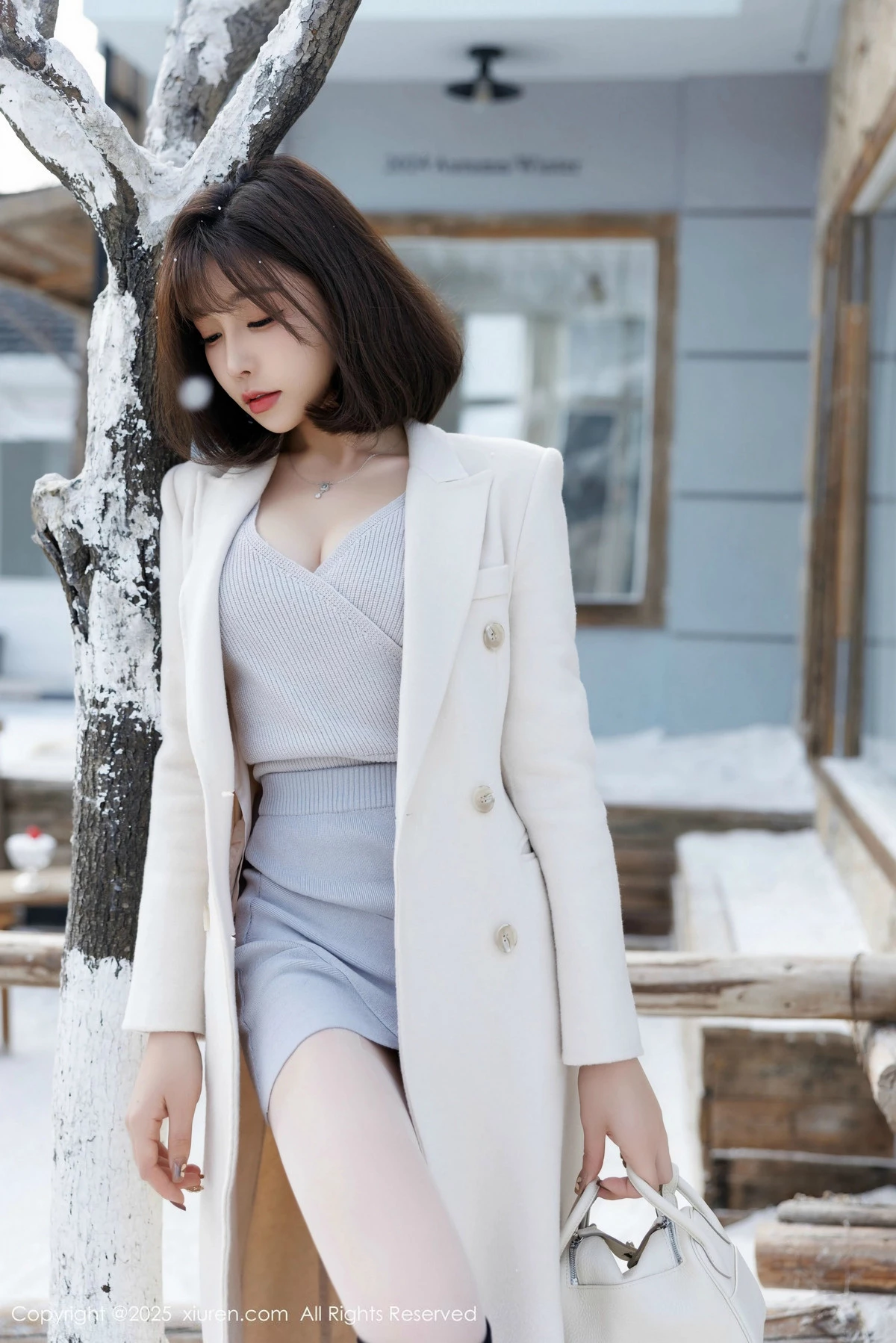 [[XiuRen秀人网]秀人网]No.9734_女神徐莉芝Booty性感短裙套装+黑色情趣内衣秀曼妙身姿诱惑写真100P