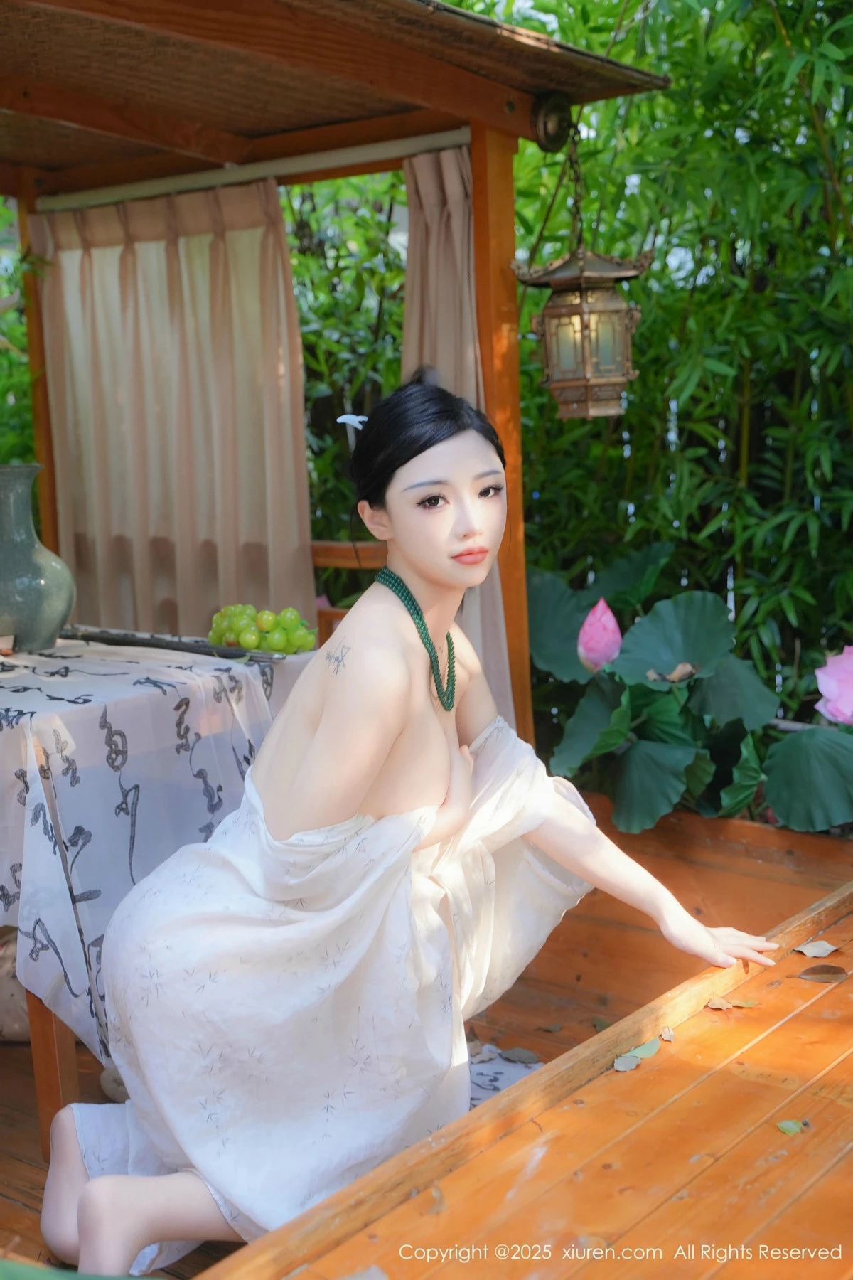 [[XiuRen秀人网]秀人网]No.9730_模特妙可可Cheese性感白色古风服配超薄白丝秀丰腴身材诱惑写真84P