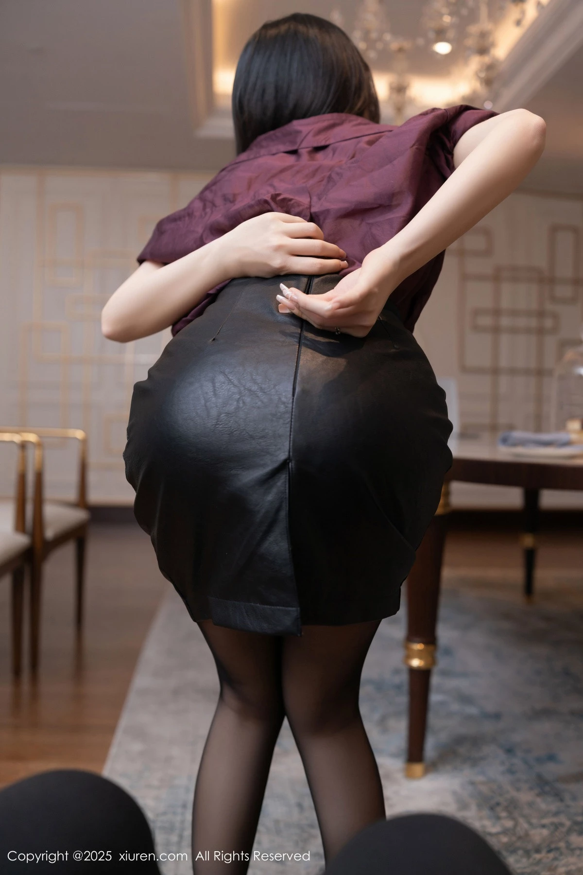 [[XiuRen秀人网]秀人网]No.9744_模特鱼子酱Fish性感紫色OL服饰露超薄黑丝秀曼妙身姿诱惑写真81P