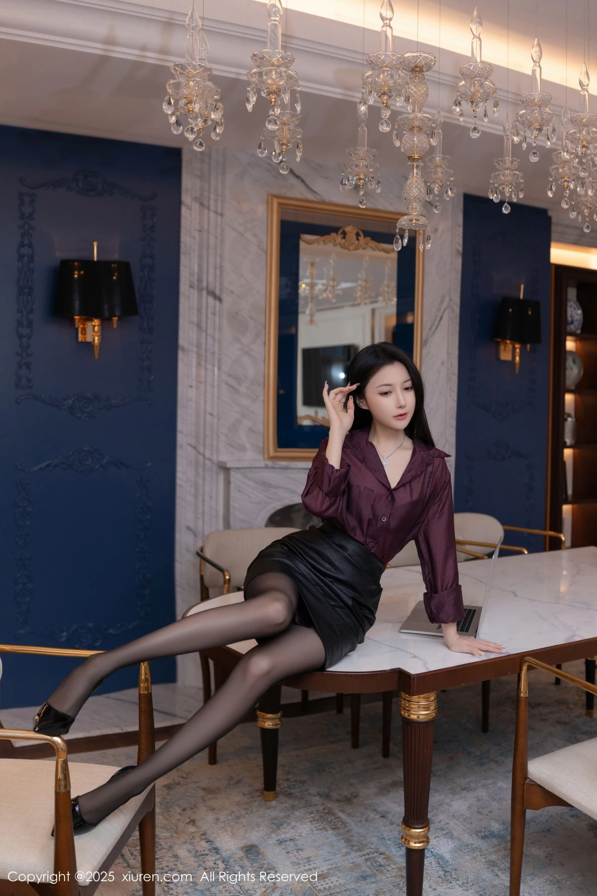 [[XiuRen秀人网]秀人网]No.9744_模特鱼子酱Fish性感紫色OL服饰露超薄黑丝秀曼妙身姿诱惑写真81P