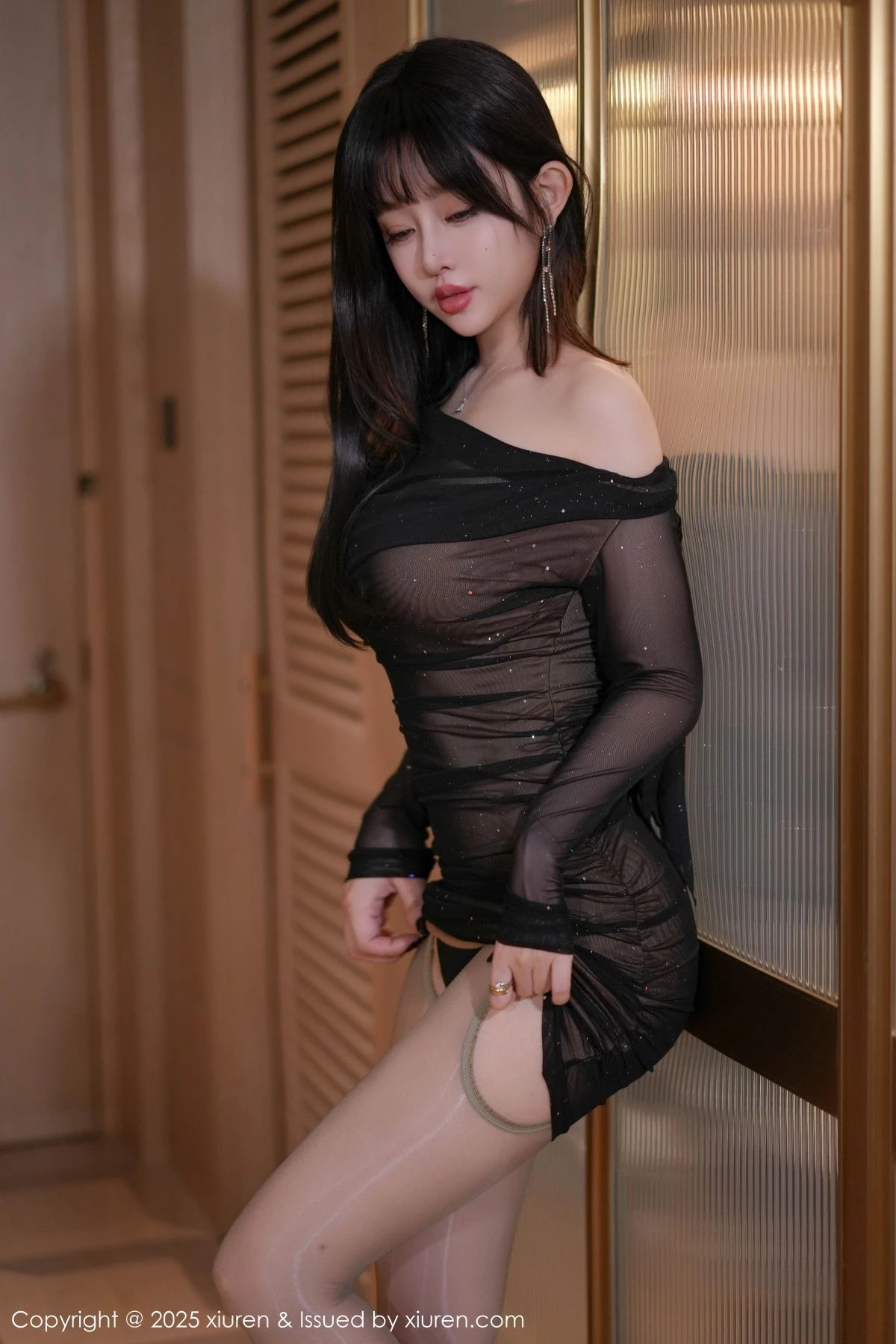 [[XiuRen秀人网]秀人网]No.9740_女神王雨纯性感黑色轻透连衣短裙配闪亮黑丝秀曼妙身材诱惑写真75P