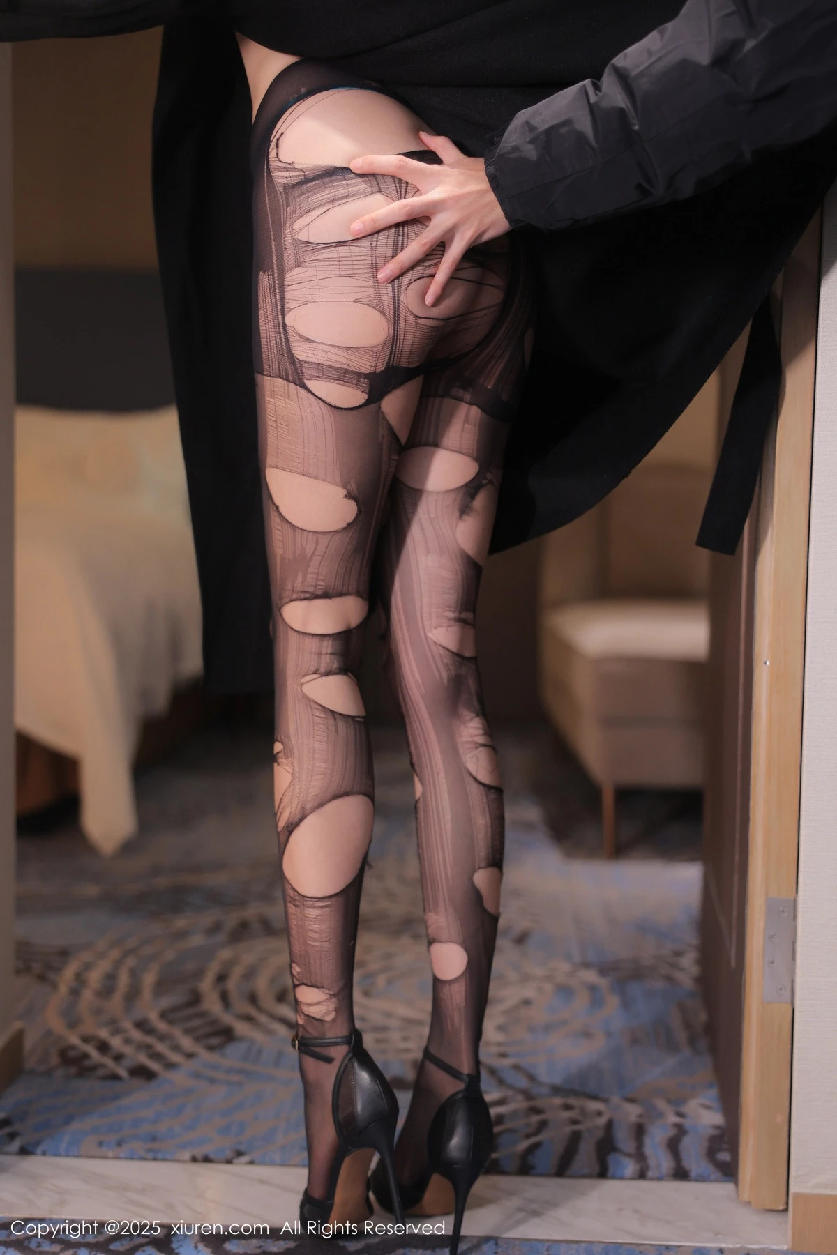 [[XiuRen秀人网]秀人网]No.9743_模特Candy糖糖性感绿色内衣配破烂黑丝秀完美身材撩人诱惑写真88P