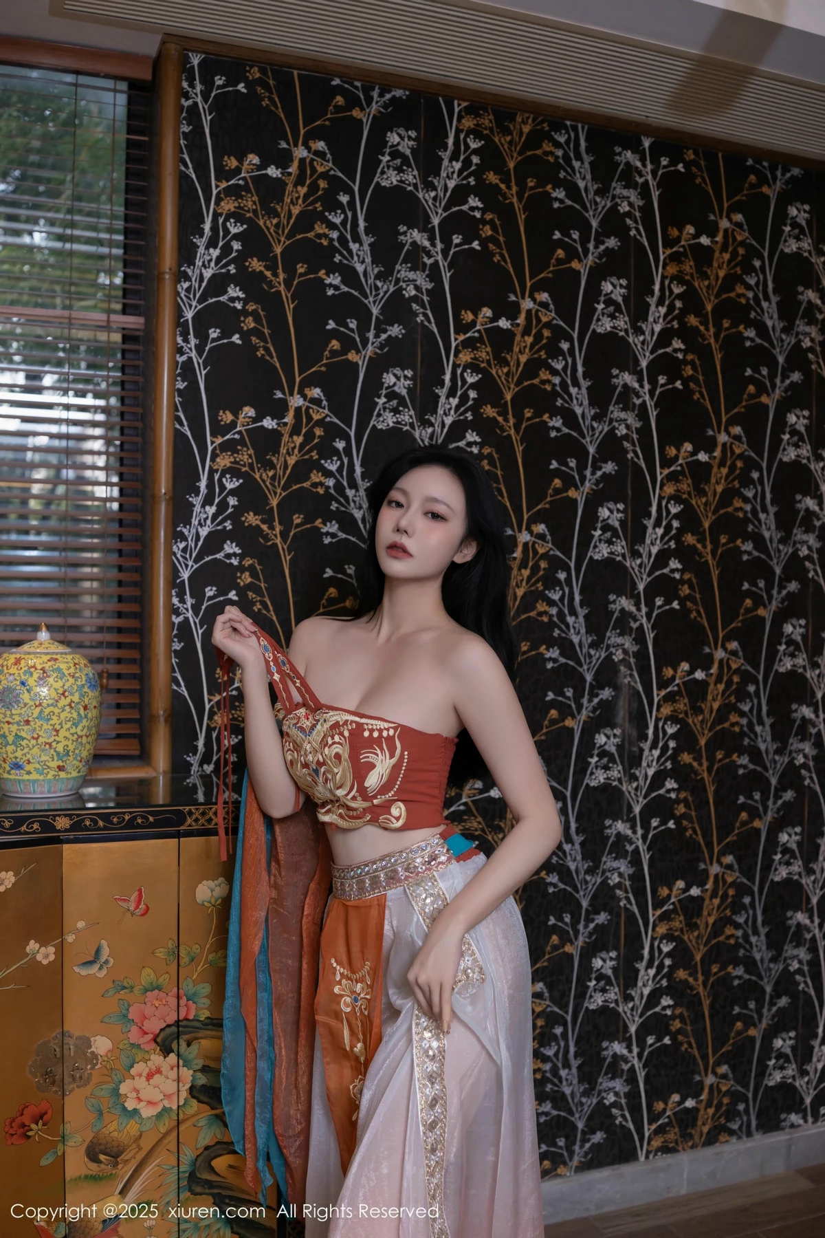 [[XiuRen秀人网]秀人网]No.9757_模特安然anran性感古风薄纱服饰配超薄肉丝秀丰满身材诱惑写真81P