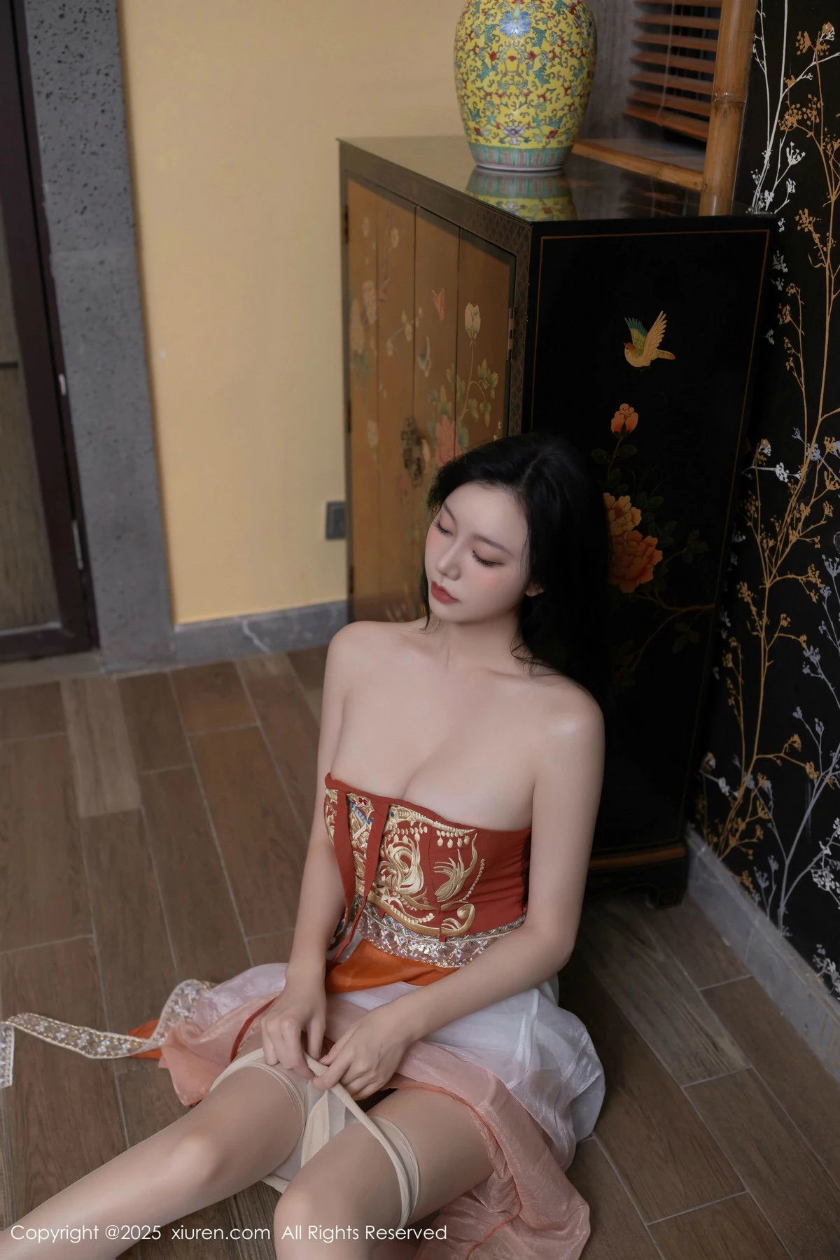 [[XiuRen秀人网]秀人网]No.9757_模特安然anran性感古风薄纱服饰配超薄肉丝秀丰满身材诱惑写真81P