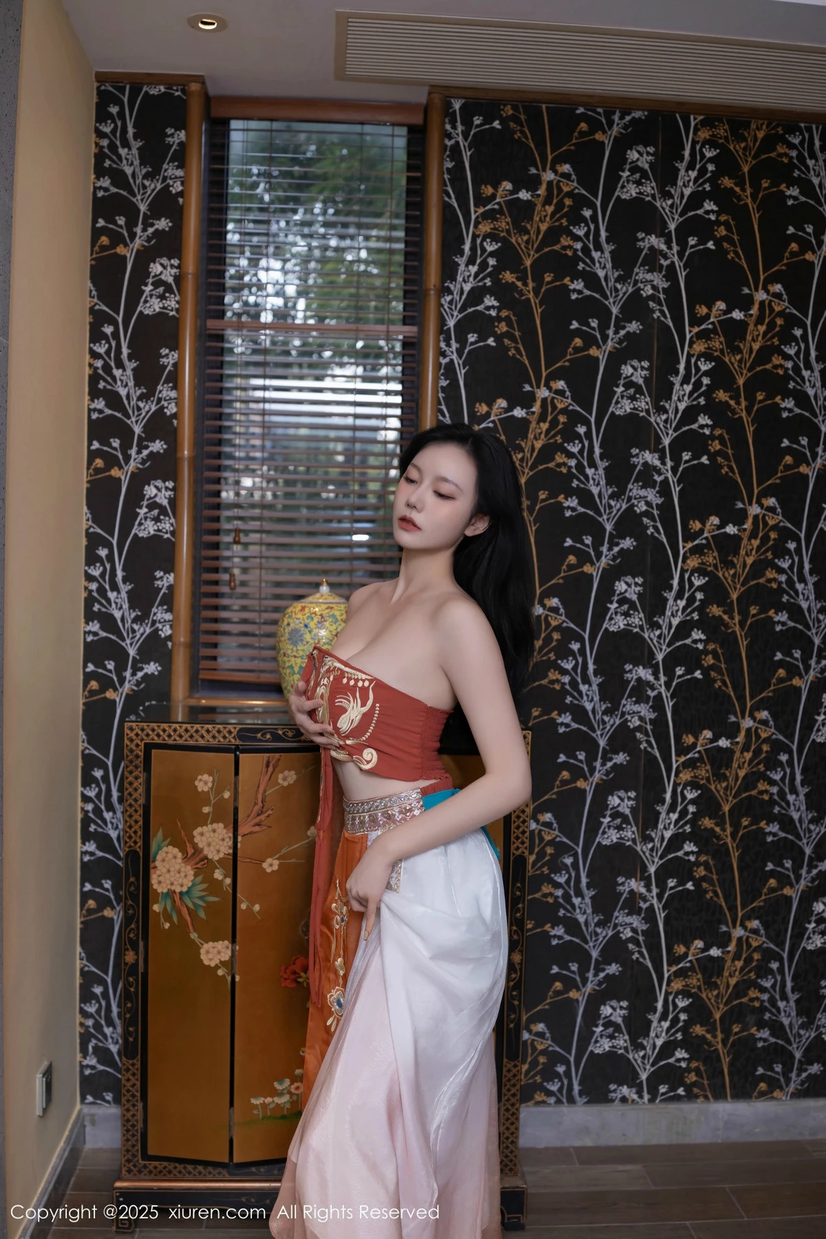 [[XiuRen秀人网]秀人网]No.9757_模特安然anran性感古风薄纱服饰配超薄肉丝秀丰满身材诱惑写真81P