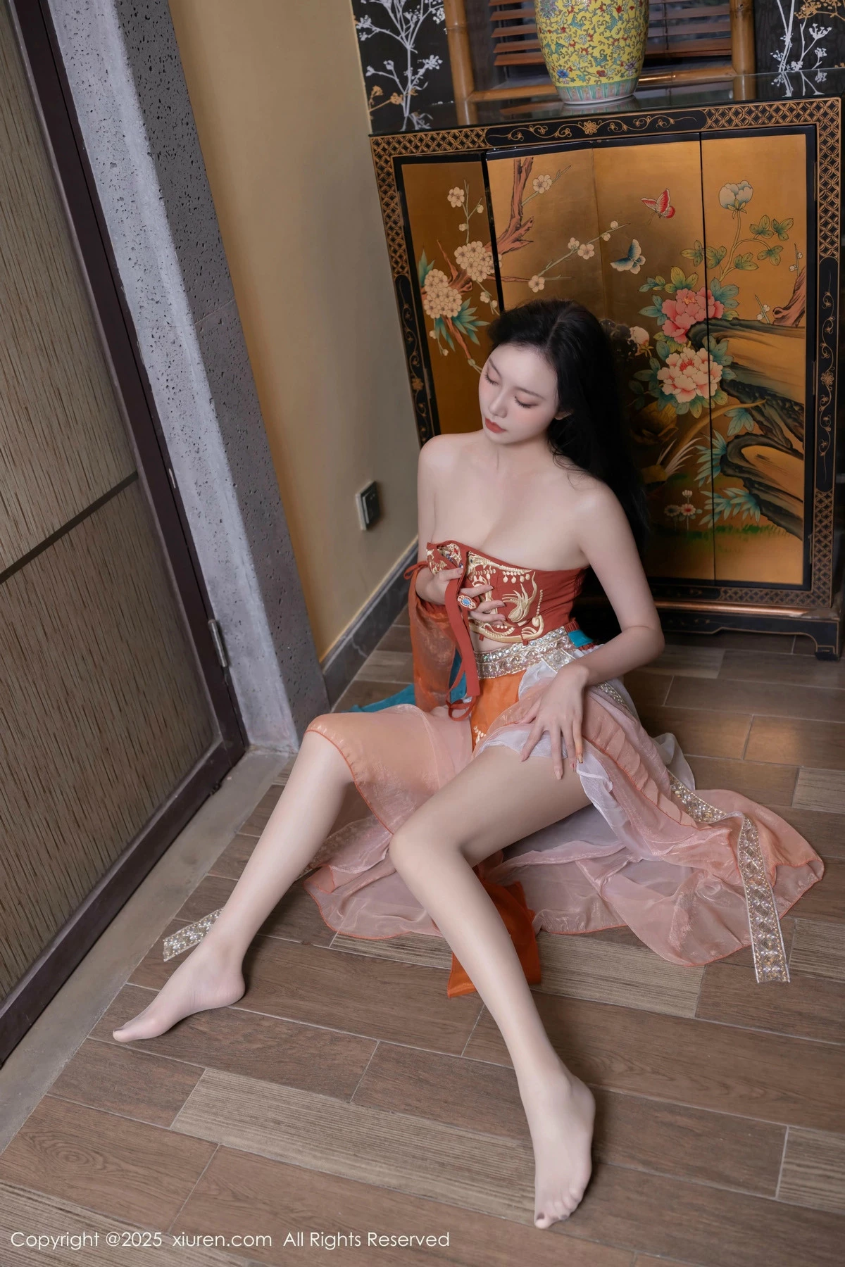 [[XiuRen秀人网]秀人网]No.9757_模特安然anran性感古风薄纱服饰配超薄肉丝秀丰满身材诱惑写真81P