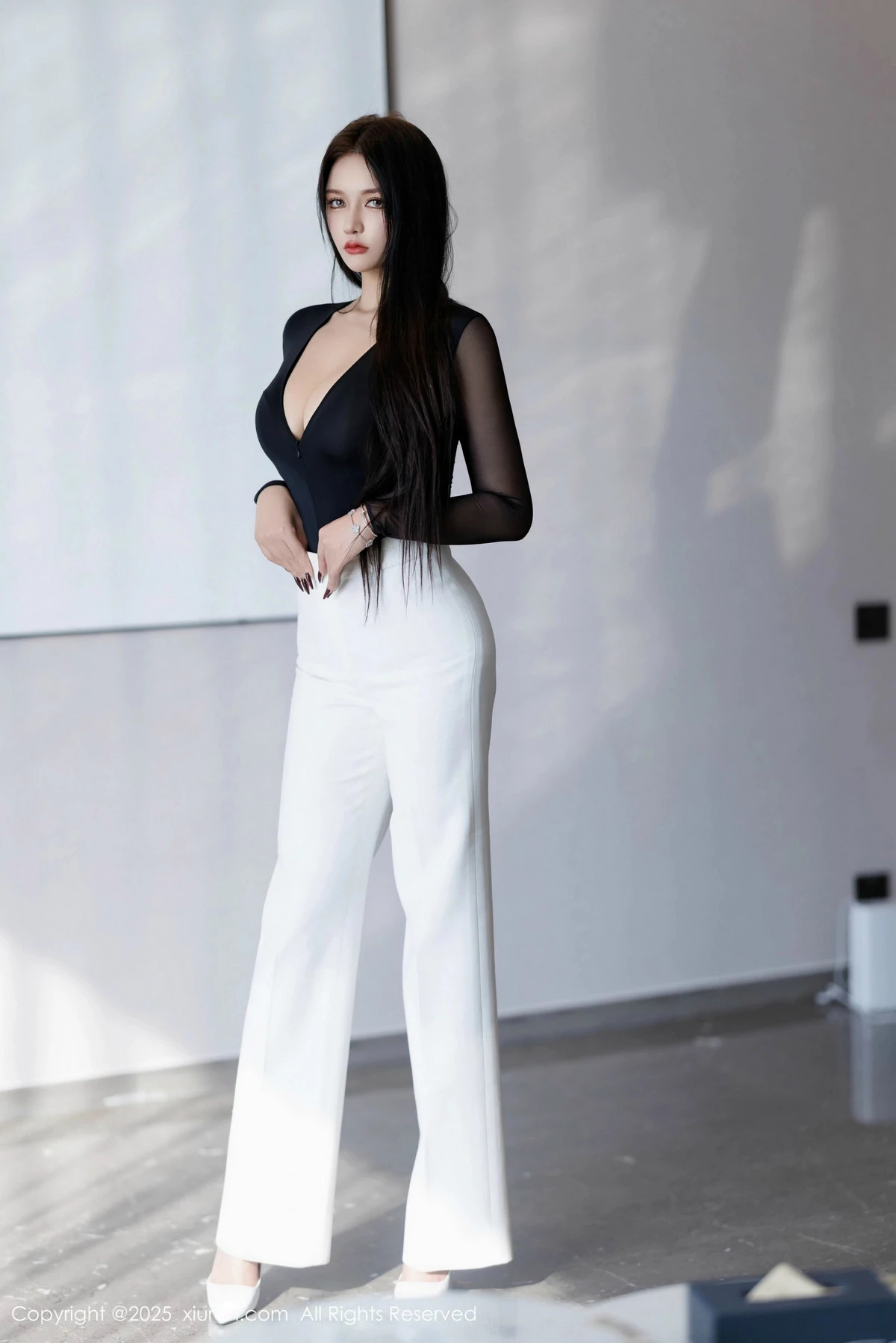 [[XiuRen秀人网]秀人网]No.9755_模特娜比性感黑色情趣内衣配黑丝吊袜秀凹凸身材完美诱惑写真91P